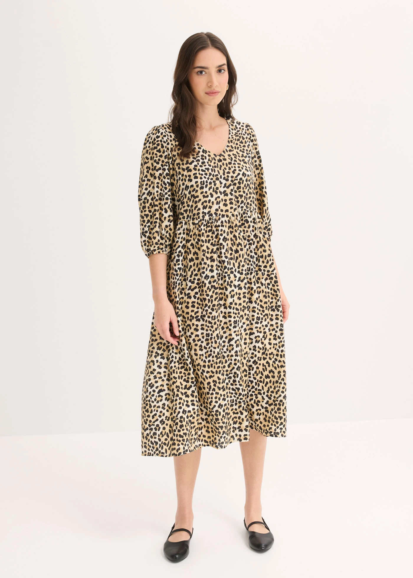 Robe-tunique fluide en viscose majoritaire • beige léopard • Boutique bonprix