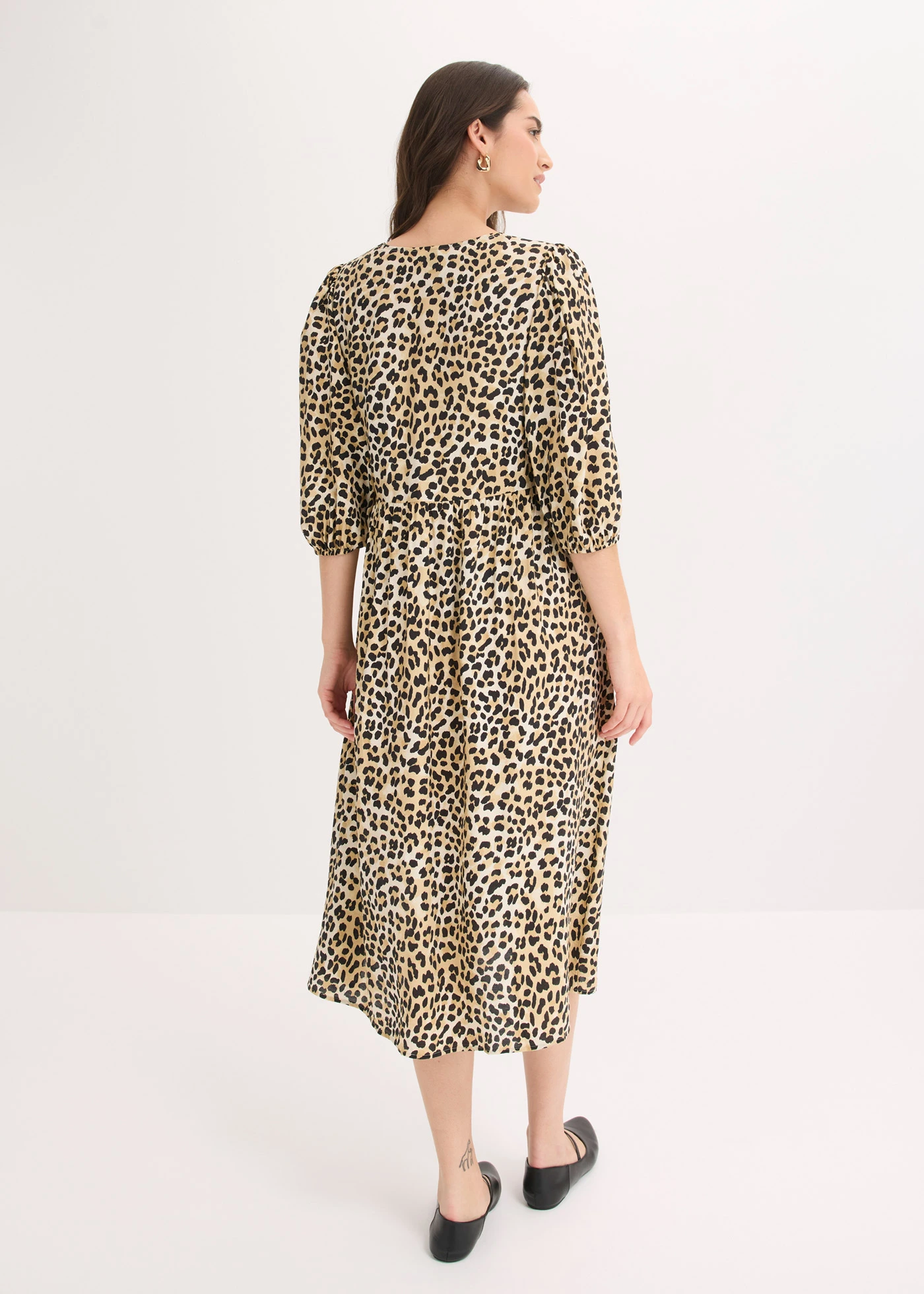 Robe-tunique fluide en viscose majoritaire • beige léopard • Boutique bonprix