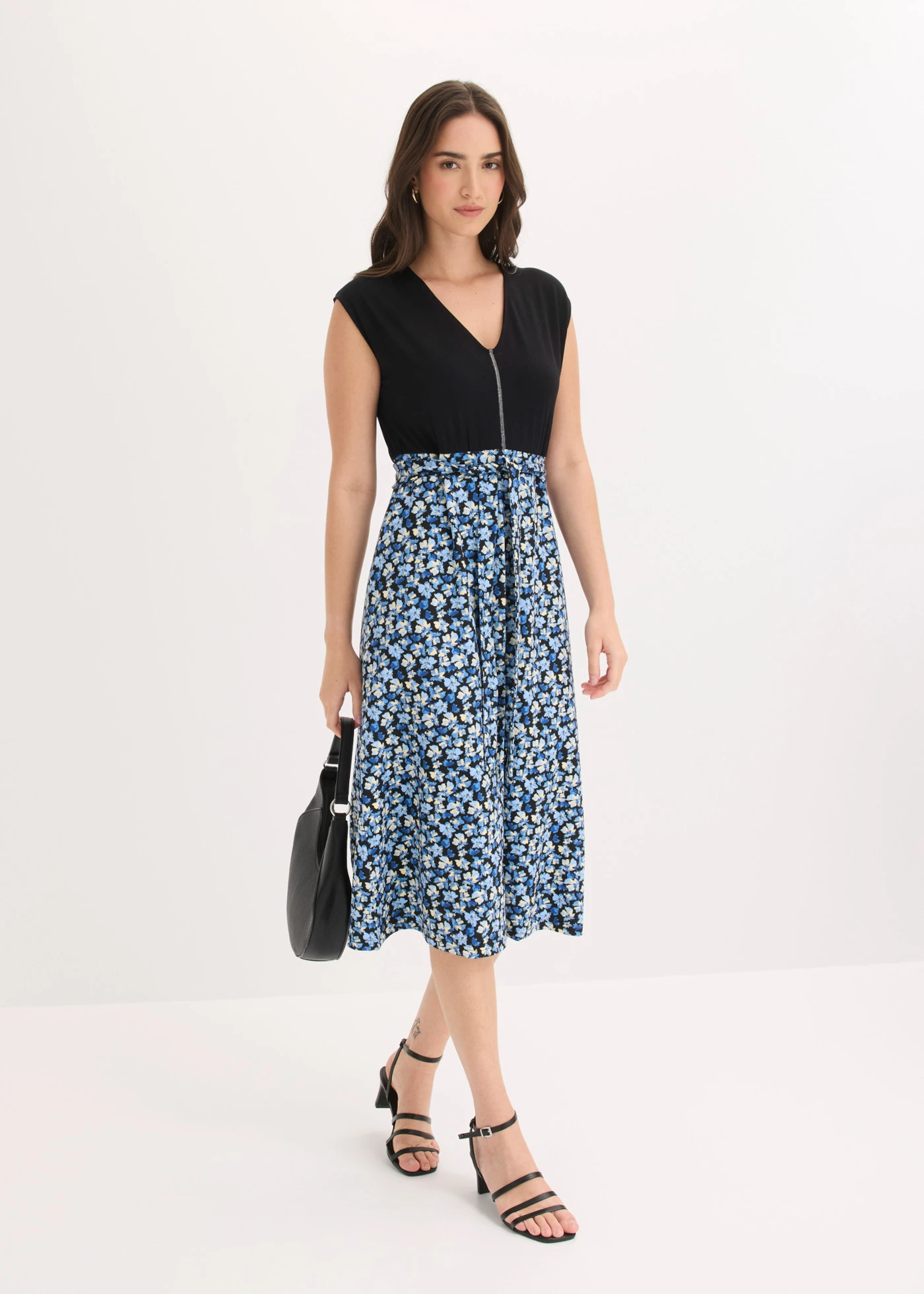 Rochie midi din jerse cu viscoză • albastru-cristal înflorat • magazin bonprix