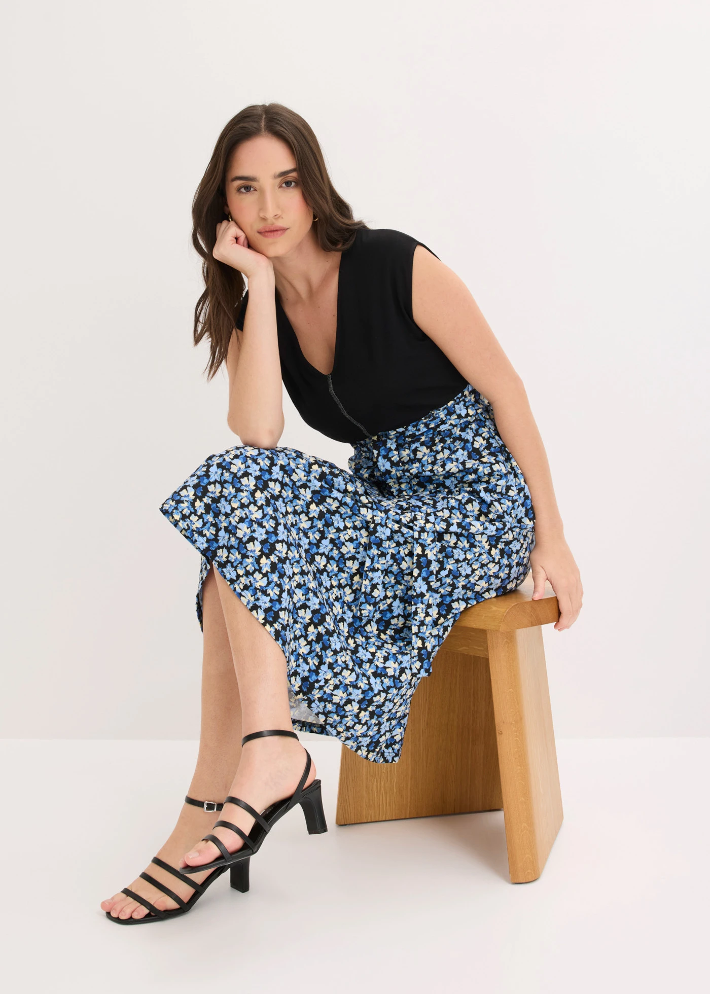 Robe midi en jersey viscose • bleu cristal floral • Boutique bonprix