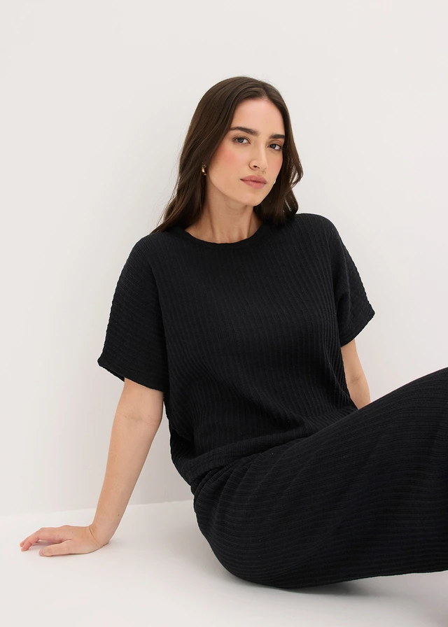 Gebreid shirt van een luchtige viscose-mix • zwart • product-page.page-title-suffix