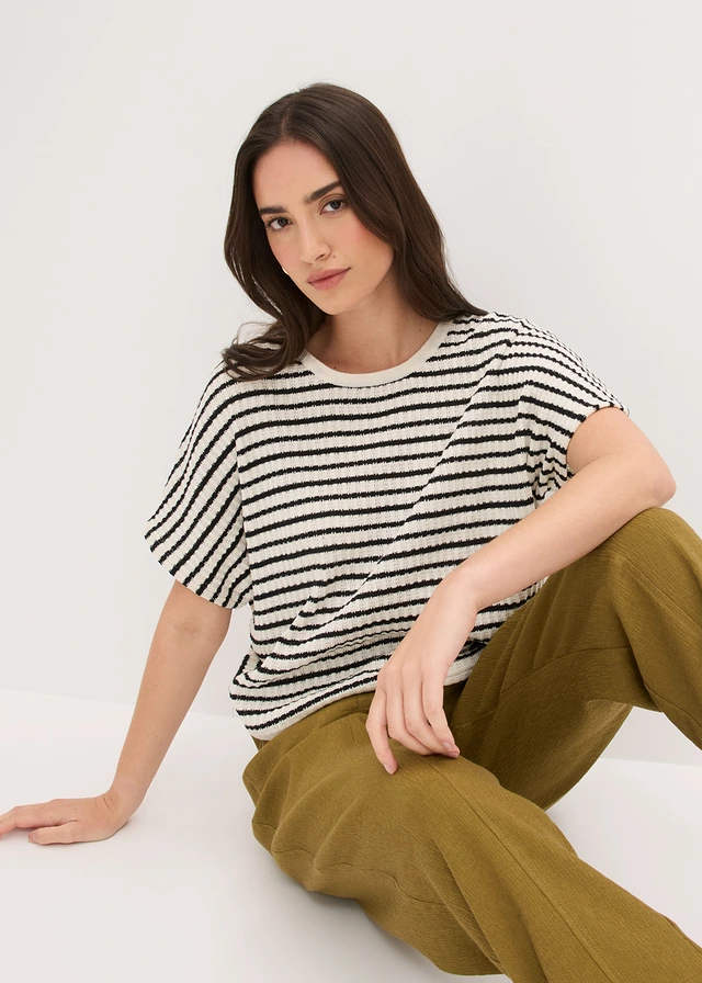 Gebreid shirt van een luchtige viscose-mix • parelwit-zwart gestreept • product-page.page-title-suffix