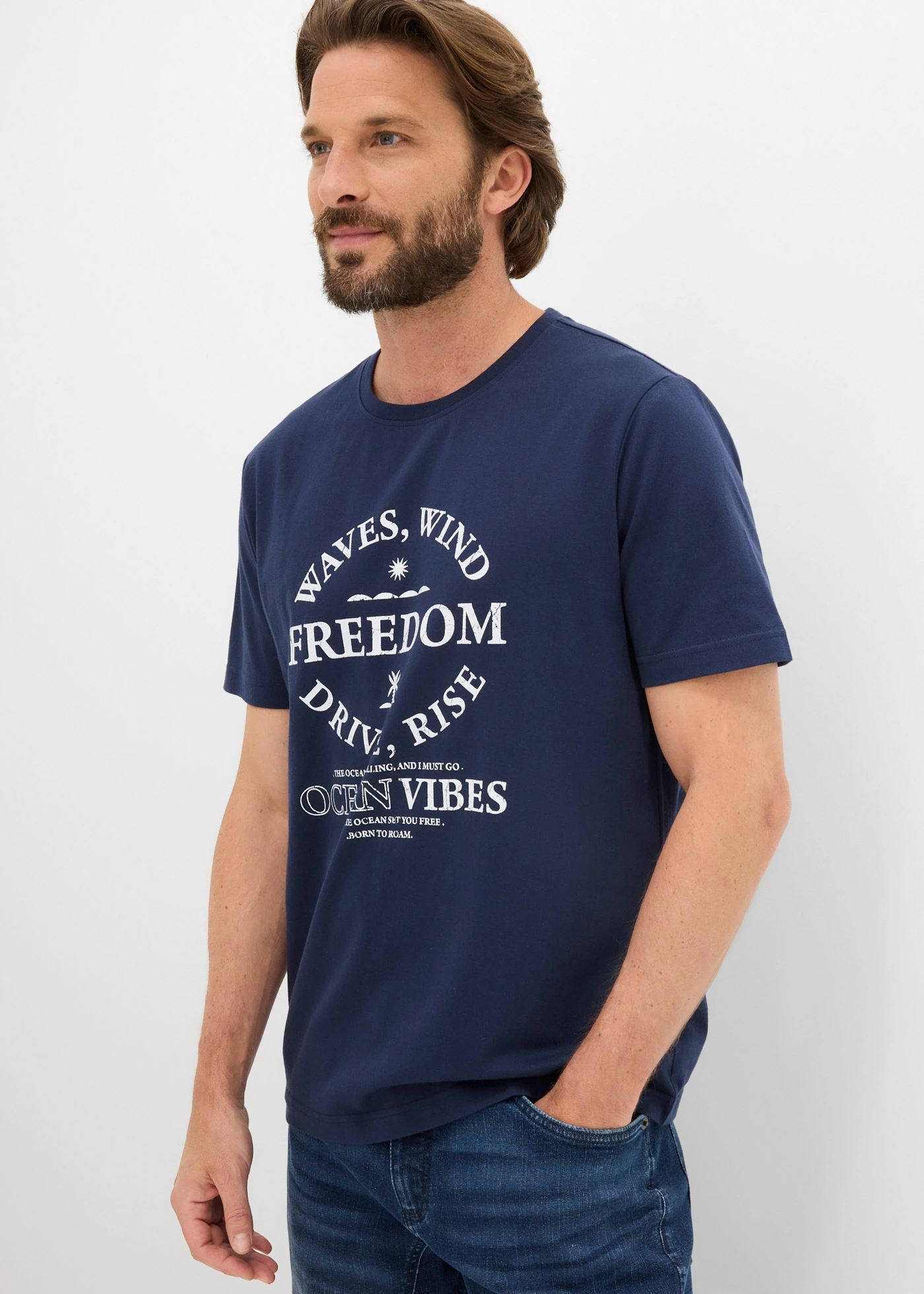 T-shirt z czystej bawełny • granatowy z nadrukiem • sklep bonprix