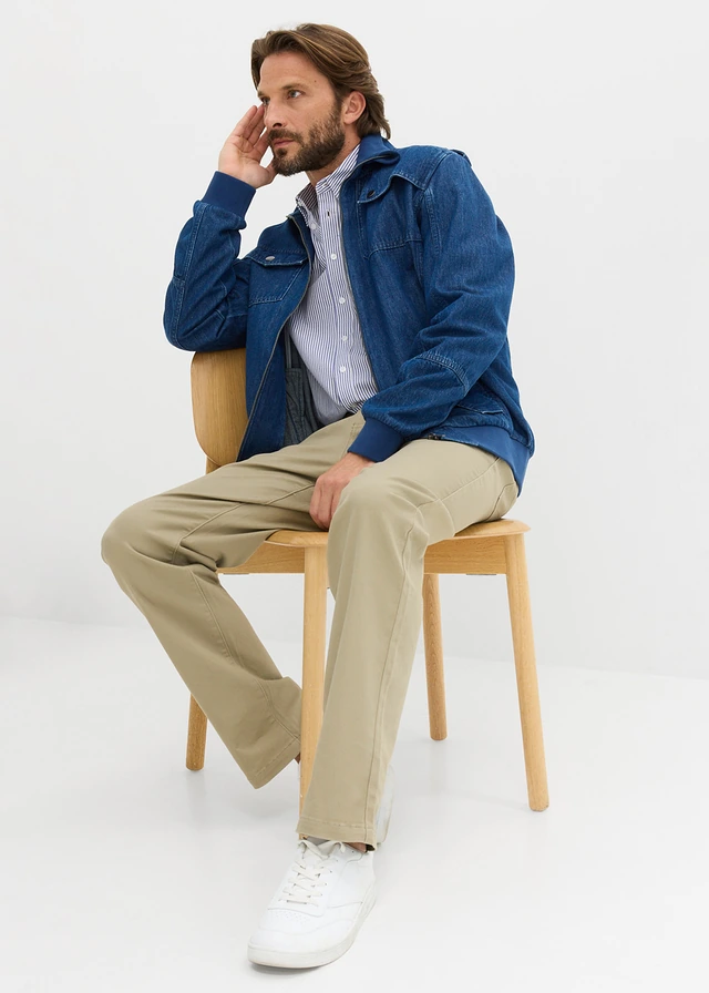 Classic fit stretch broek, straight • new kaki • product-page.page-title-suffix