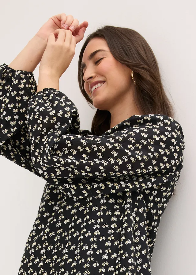 Rochie mini din material cu textură crinkle • negru înflorat • magazin bonprix