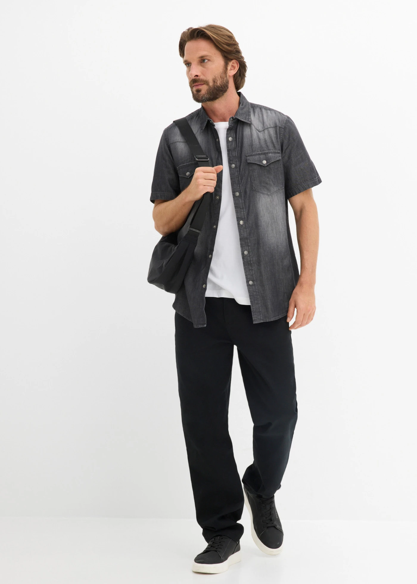 Chemise manches courtes slim en jean, 100% coton • noir used • Boutique bonprix