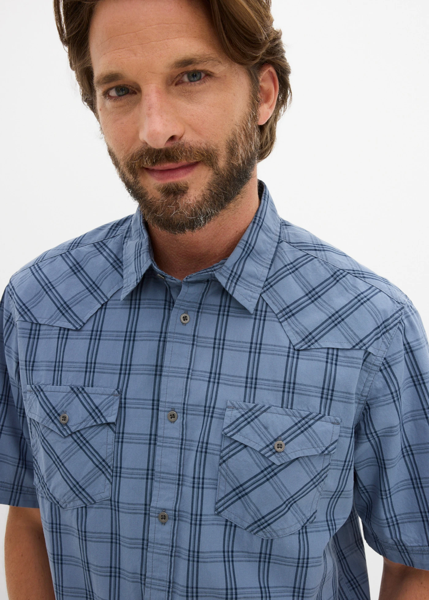 Chemise manches courtes 100% coton • bleu fumé-bleu foncé carreaux • Boutique bonprix