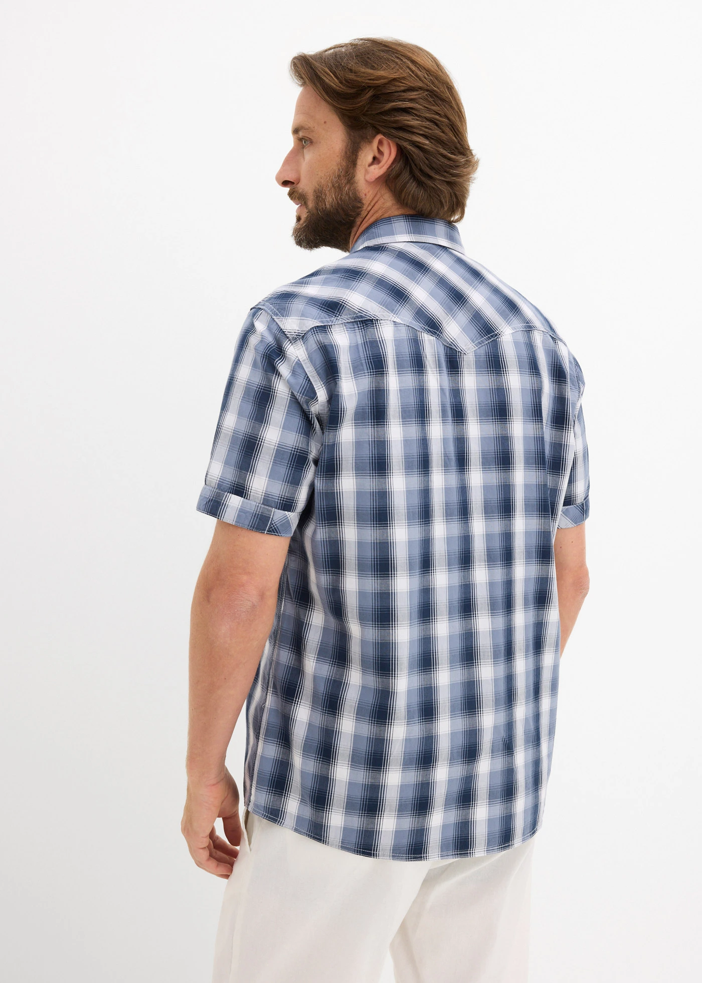 Košile s našitými kapsami, krátký rukáv • bílo-tmavě modrá kostka • bonprix obchod