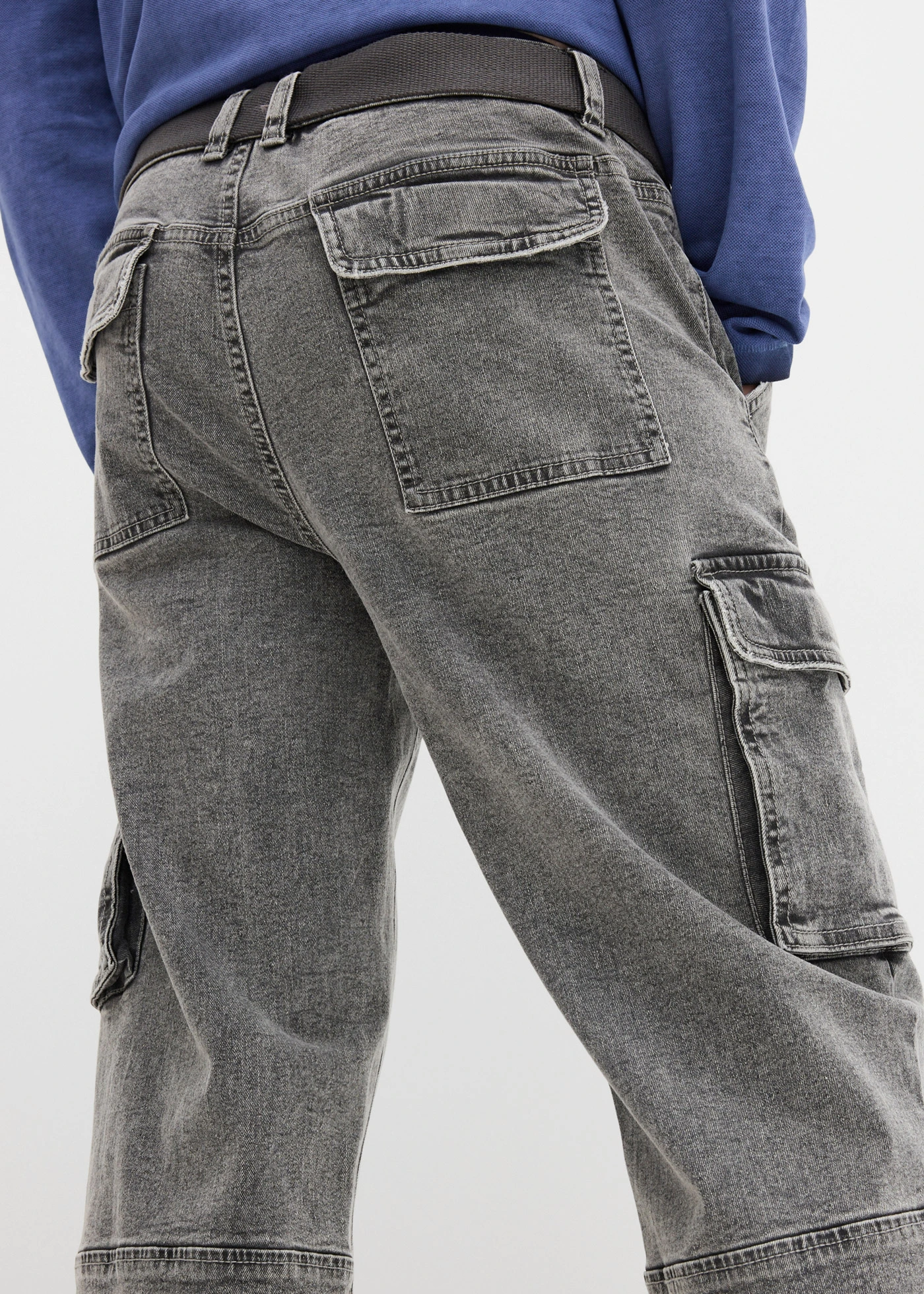 3/4 cargo stretchjeans met riem, relaxed fit • lichtgrijs denim • bonprix online shop