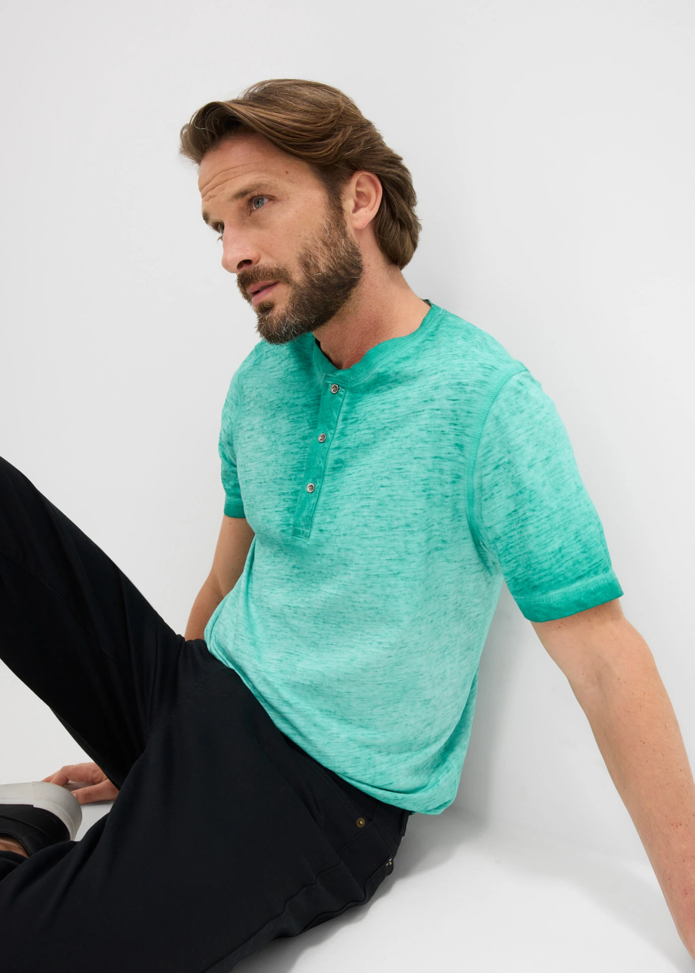 T-shirt col tunisien 100% coton, aspect délavé • vert pacifique used • Boutique bonprix