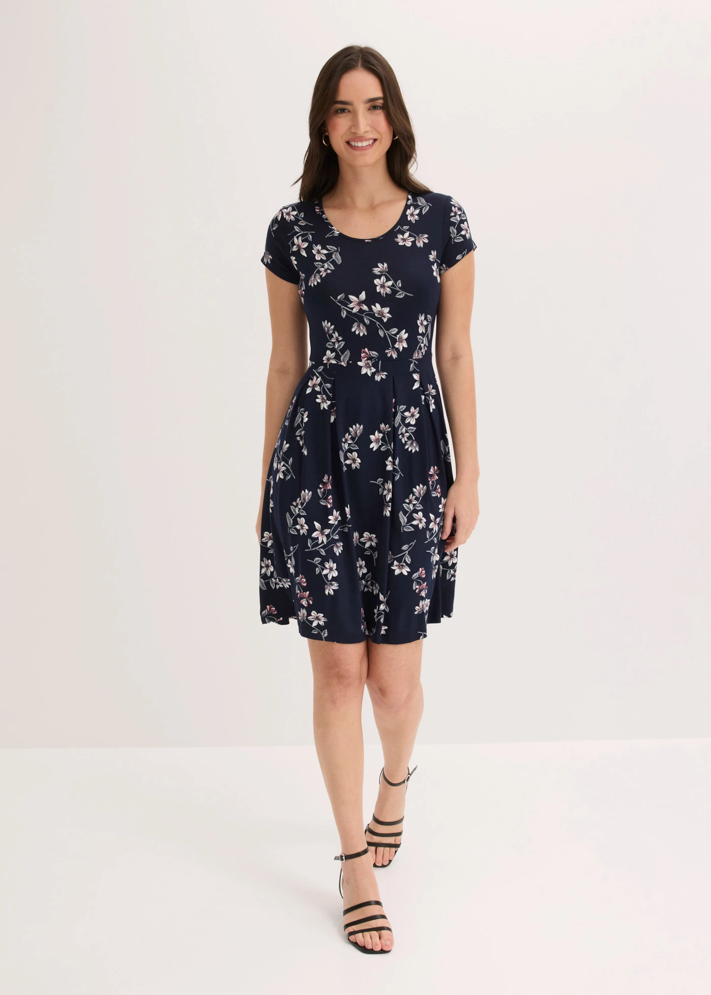 Rochie din jerse din amestec cu viscoză • bleumarin înflorat • magazin bonprix