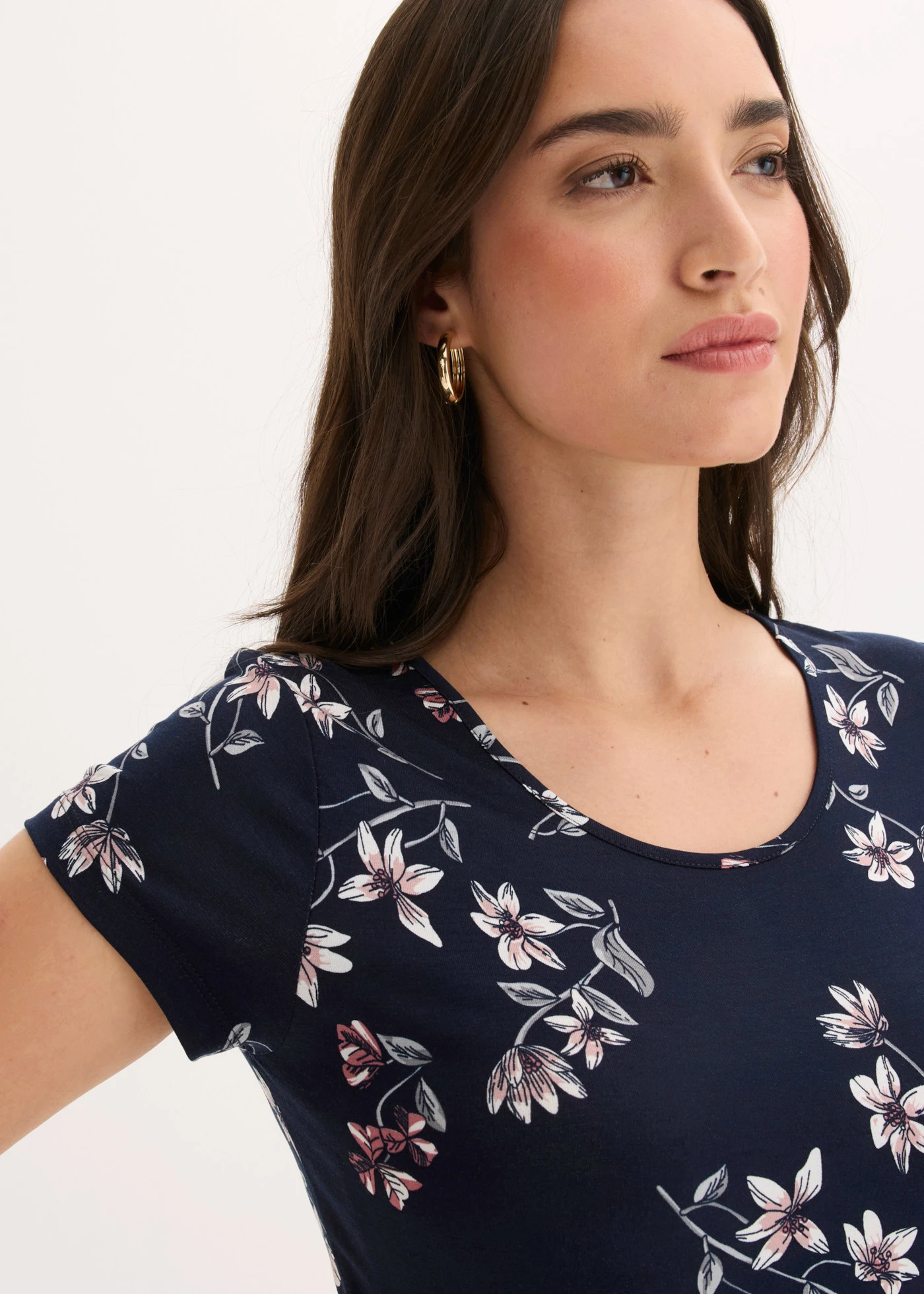 Robe en jersey viscose • bleu foncé floral • Boutique bonprix