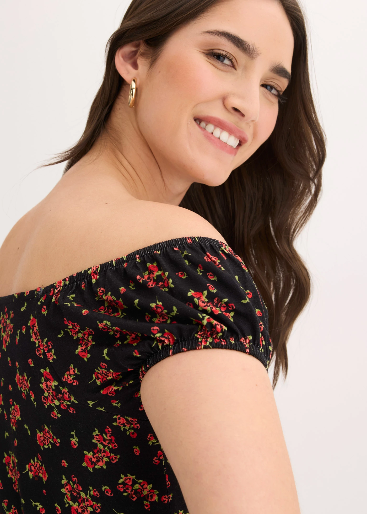 T-shirt en viscose extensible • noir floral • Boutique bonprix