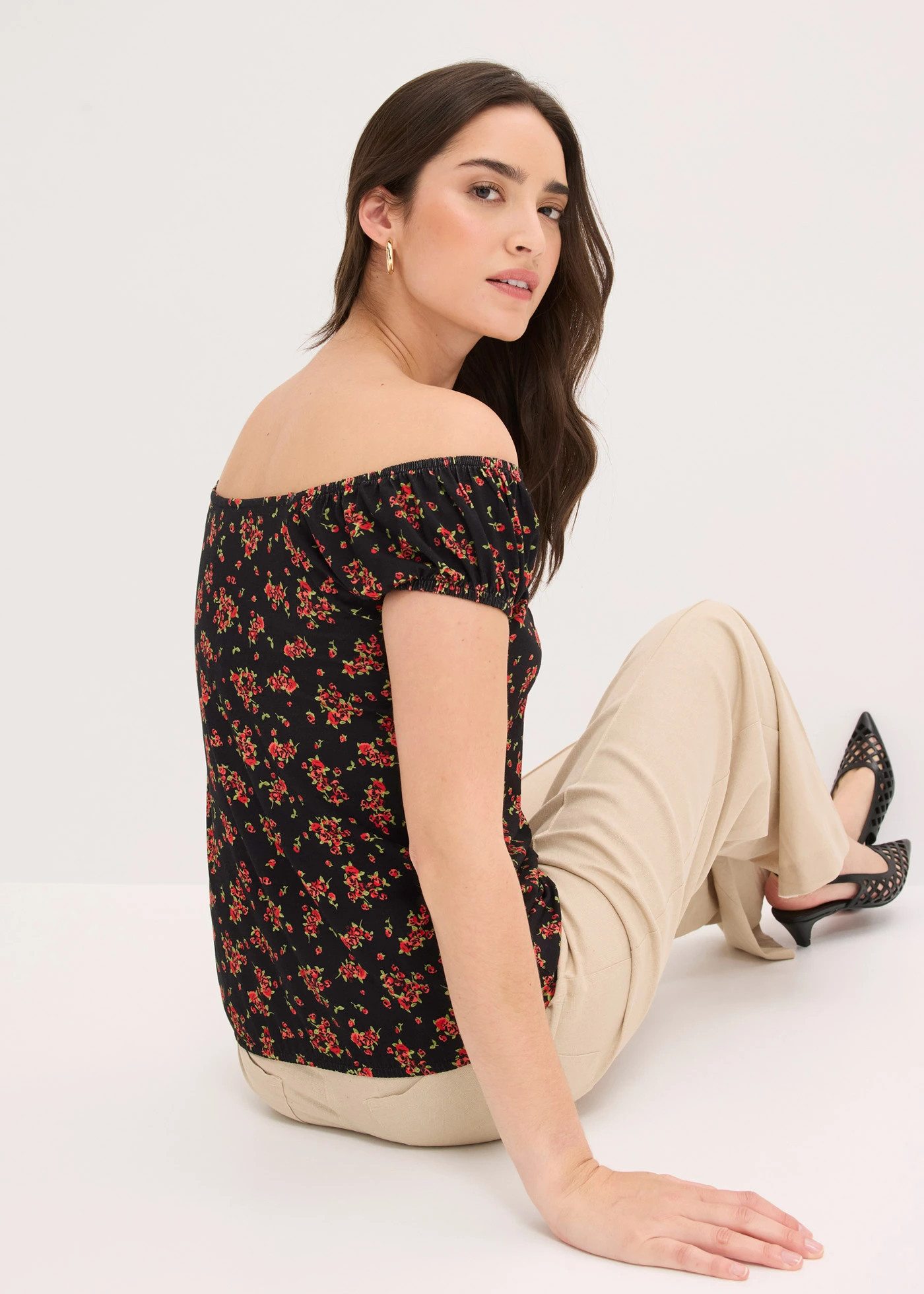 T-shirt en viscose extensible • noir floral • Boutique bonprix