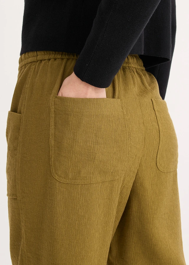 Losse broek van een gestructureerde viscosemix • natuurgroen • product-page.page-title-suffix