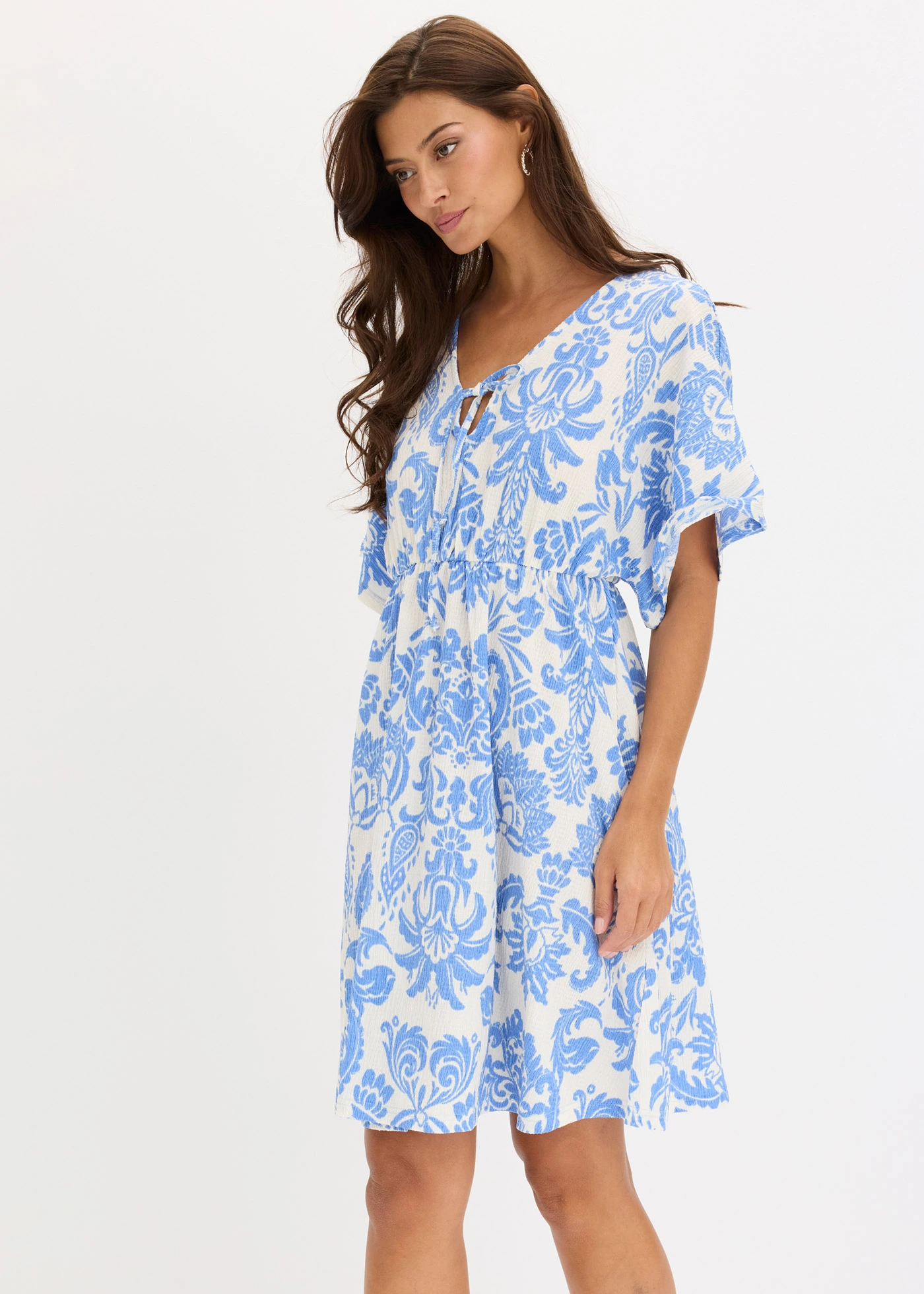 Tuniekjurk met diep decolleté • parelwit-blauw gedessineerd • bonprix online shop