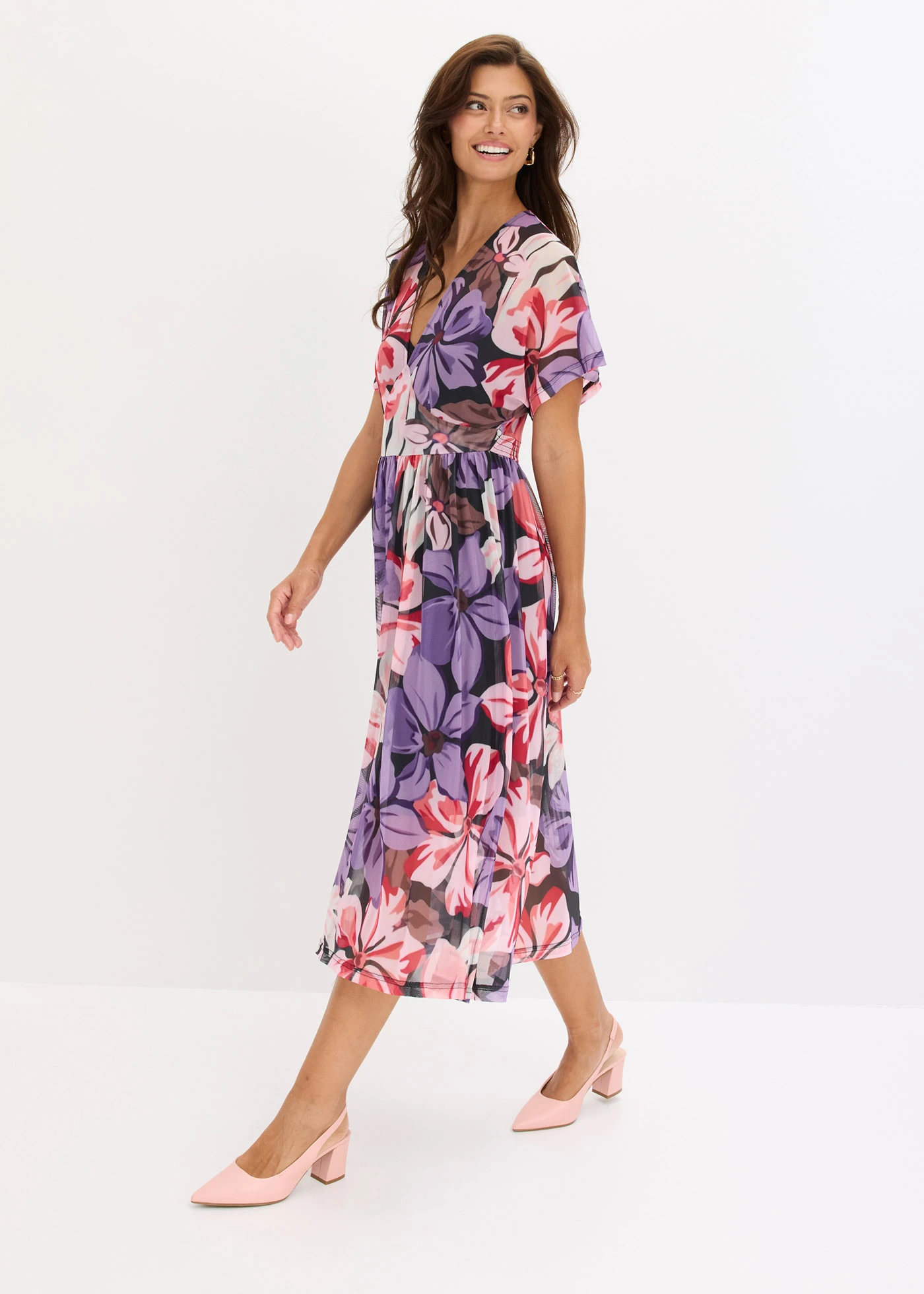 Robe midi à décolleté plongeant • noir floral • Boutique bonprix