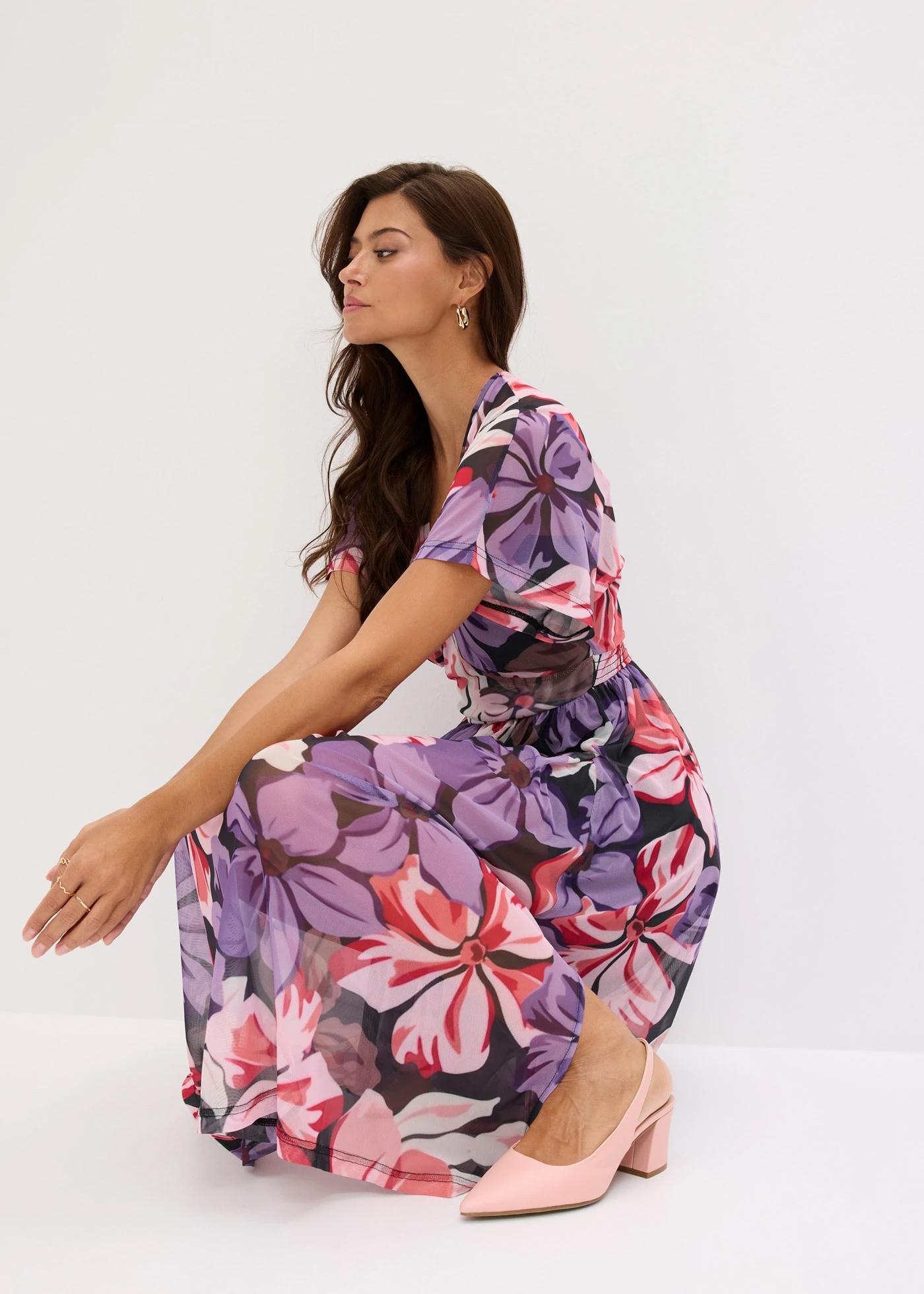 Robe midi à décolleté plongeant • noir floral • Boutique bonprix
