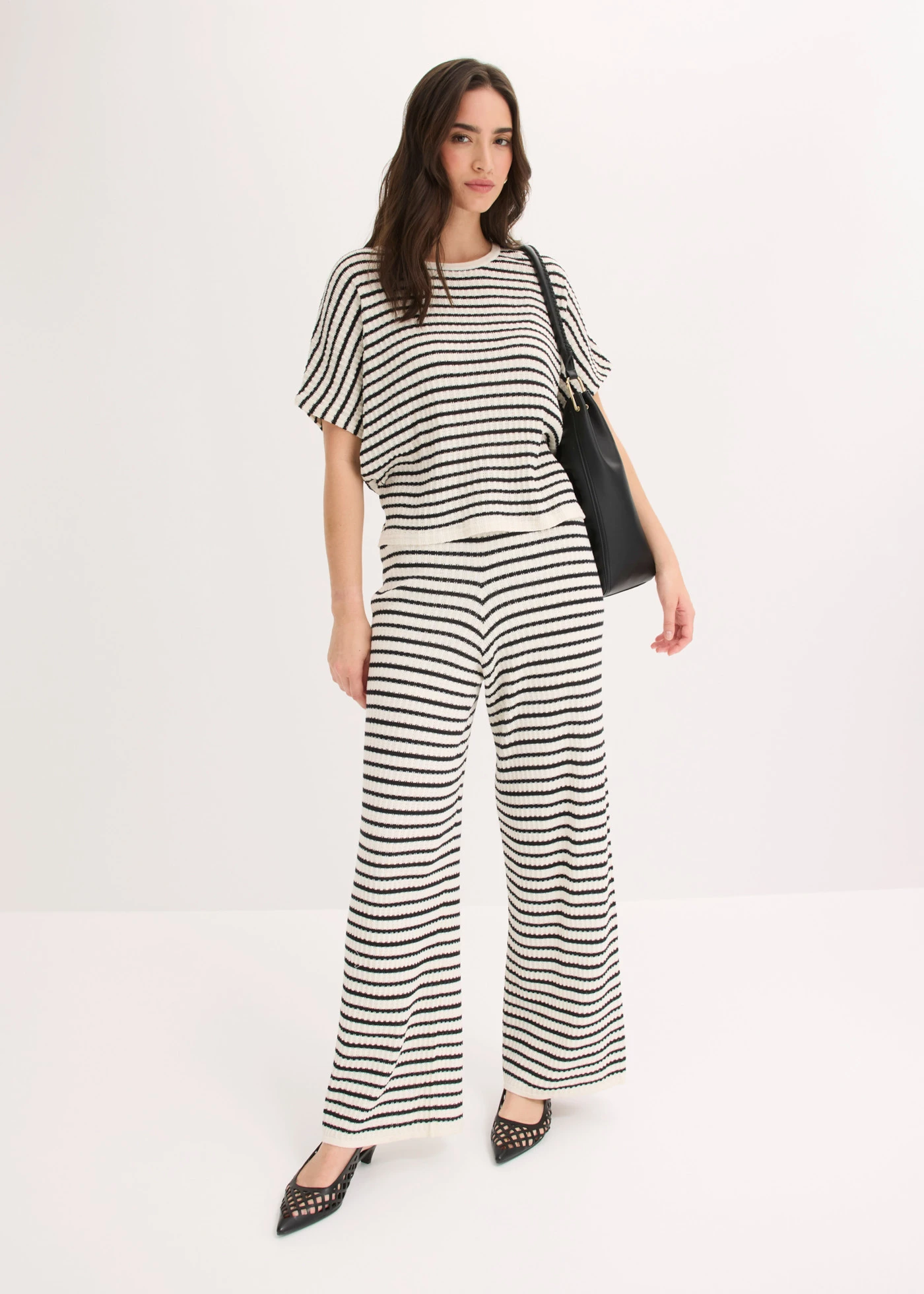 Pantalon léger en maille • blanc nacré-noir rayé • Boutique bonprix