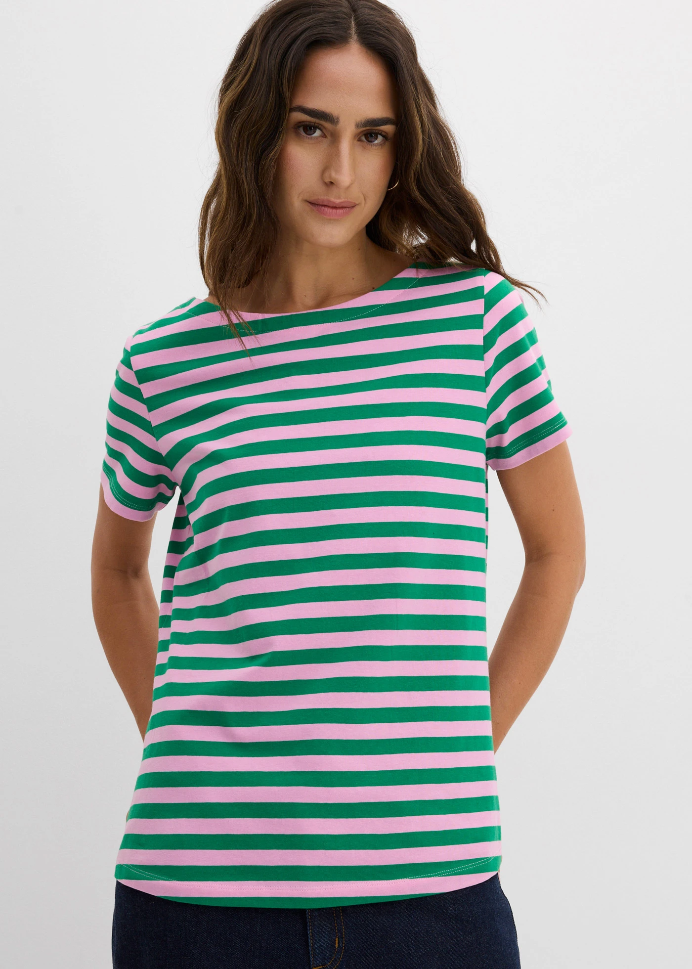 T-shirt z dekoltem w łódkę • jasnoróżowo-zieleń kamieni szlachetnych w paski • sklep bonprix