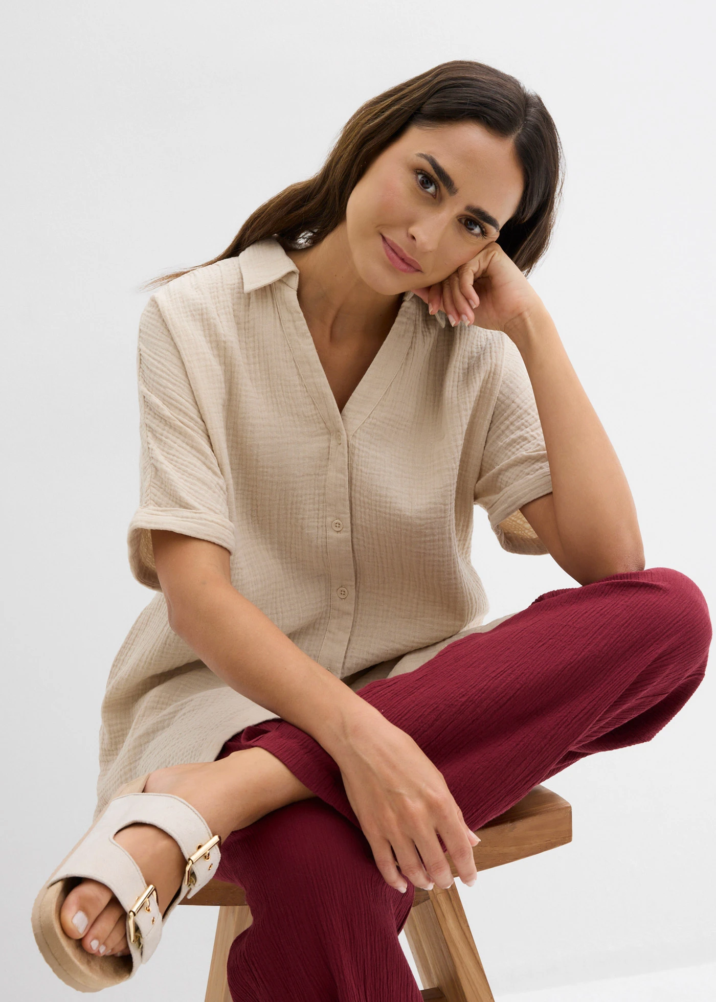 Chemisier long, oversize et doux en gaze de coton • sable clair • Boutique bonprix