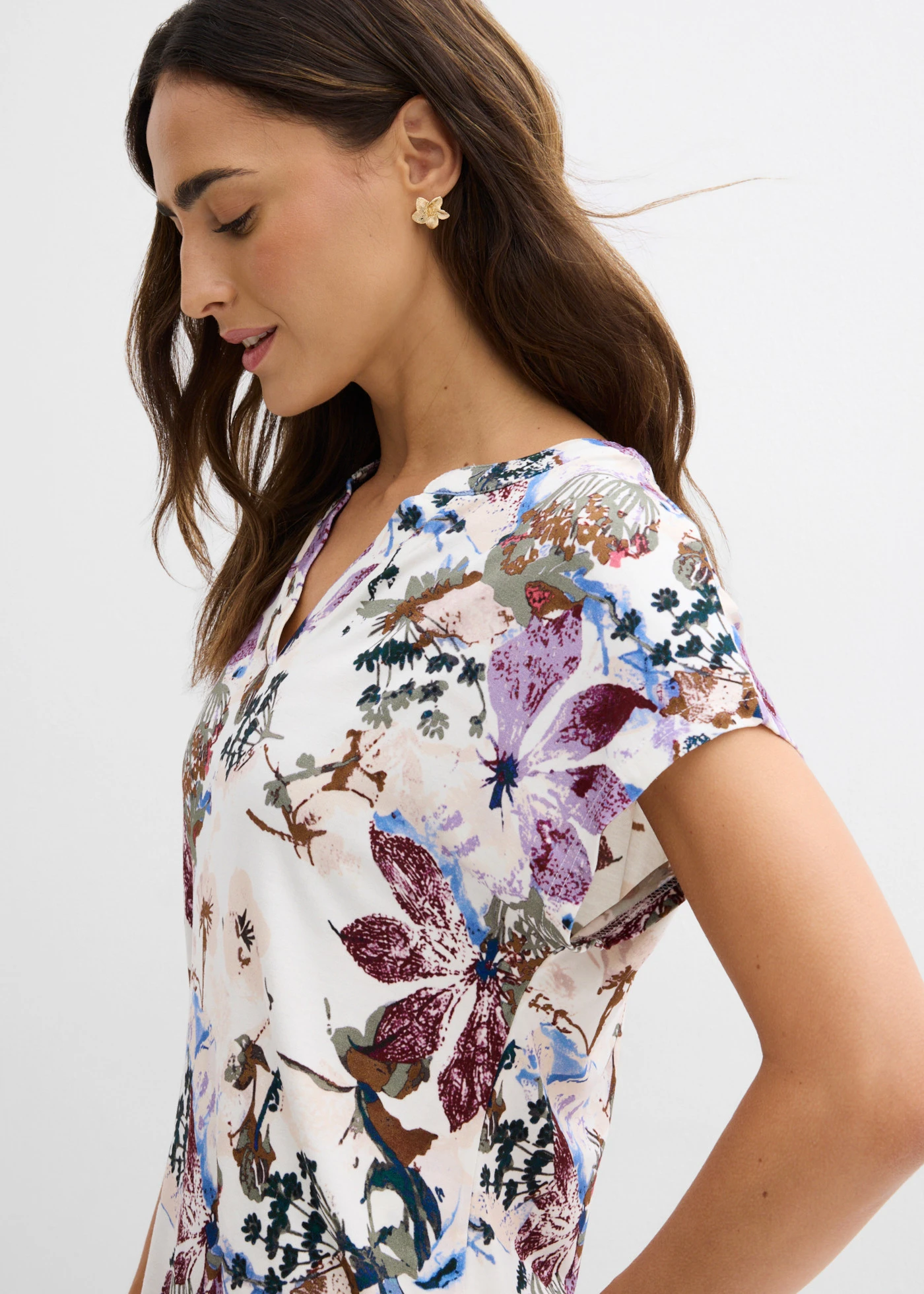 Tunique à manches courtes en viscose fluide • écru floral • Boutique bonprix