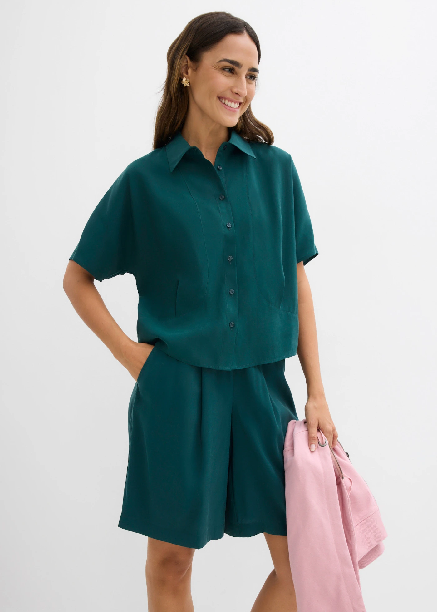 Bluză cu mâneci liliac, din material cu viscoză • verde profund • magazin bonprix