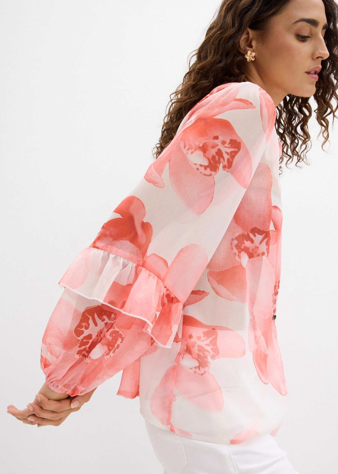 Chiffon blouse • wolwit gebloemd • bonprix online shop