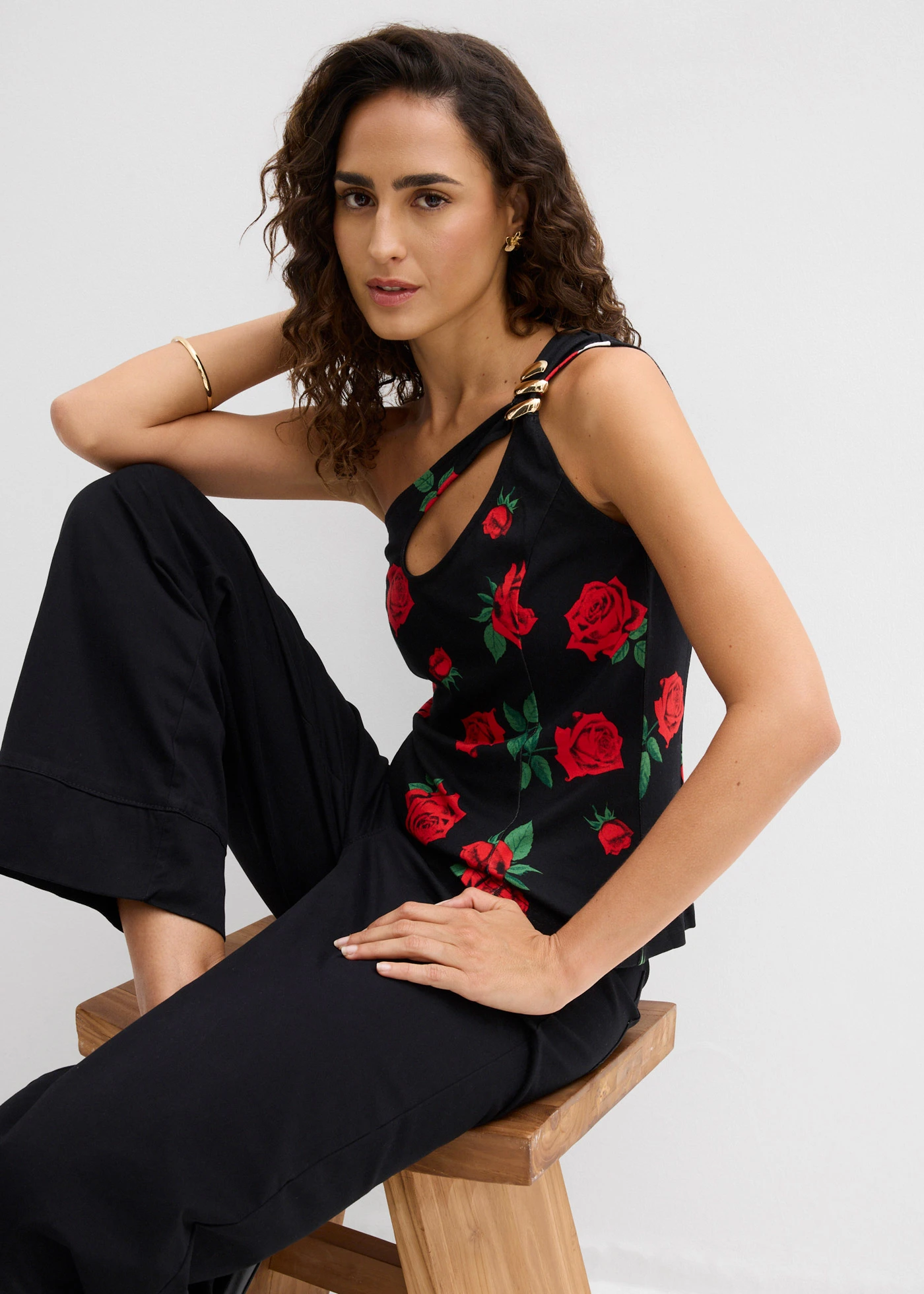 One shoulder top met versiering • zwart • bonprix online shop