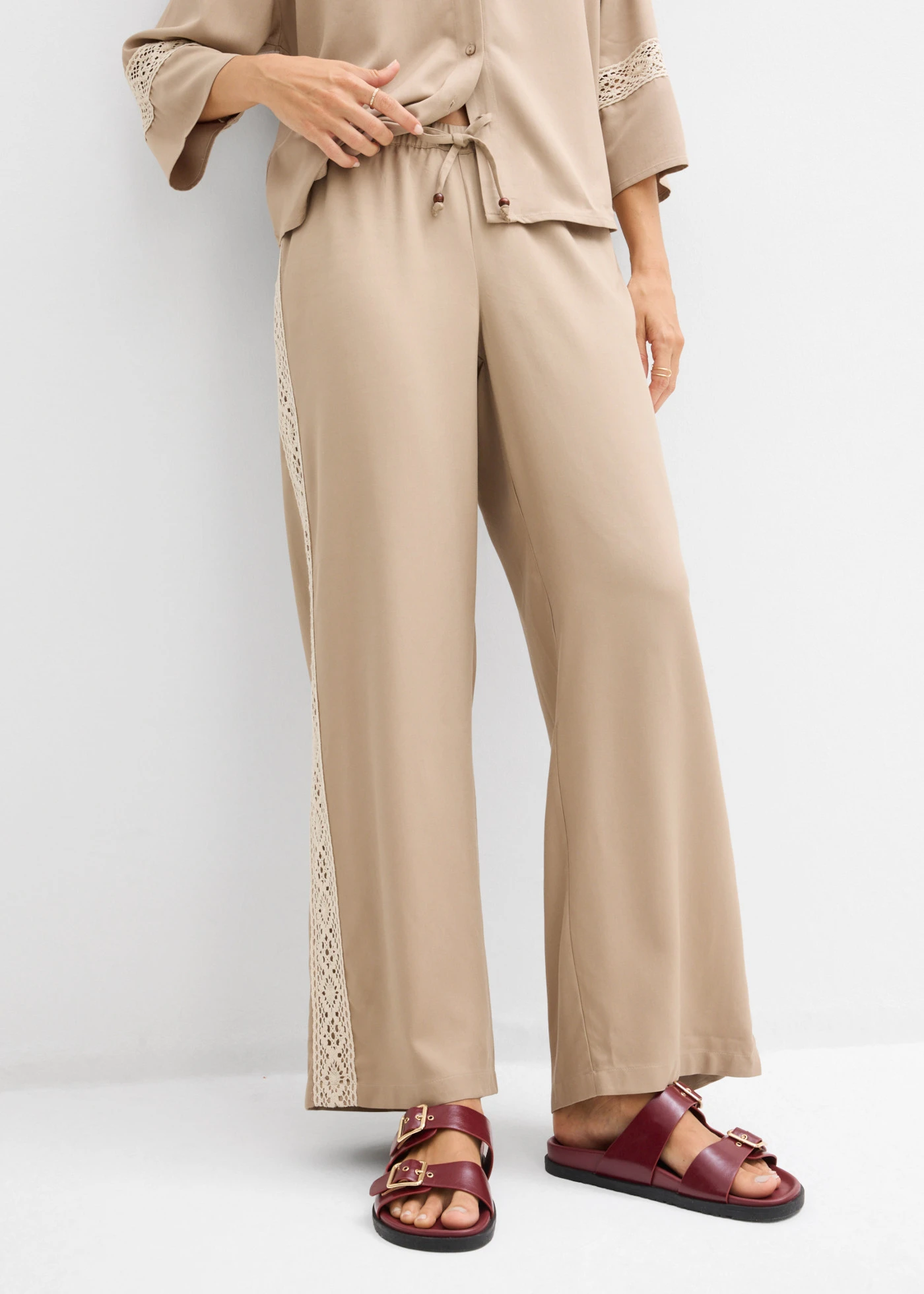 Wijde broek van soepele viscose • rietbeige • bonprix online shop