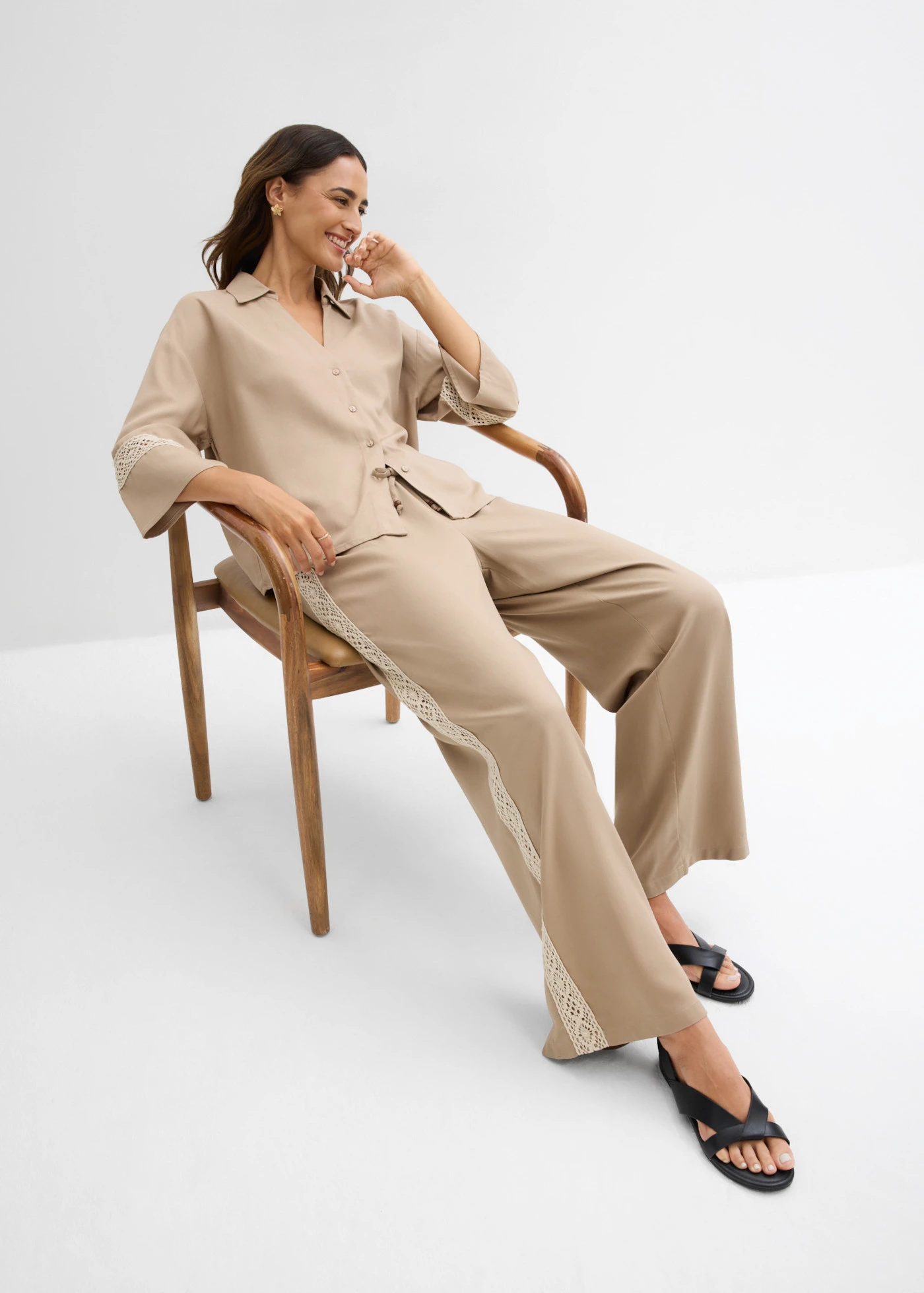 Blouse van soepele viscose • rietbeige-kiezelgrijs • bonprix online shop