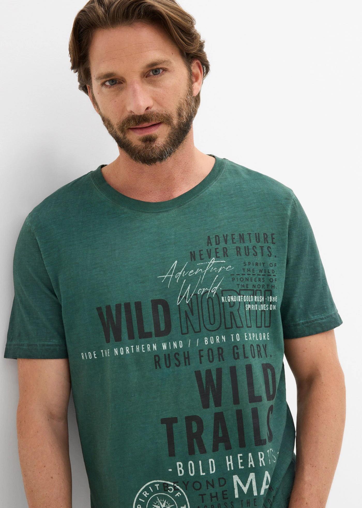 Tricou cu aspect prespălat • verde profund cu imprimeu • magazin bonprix