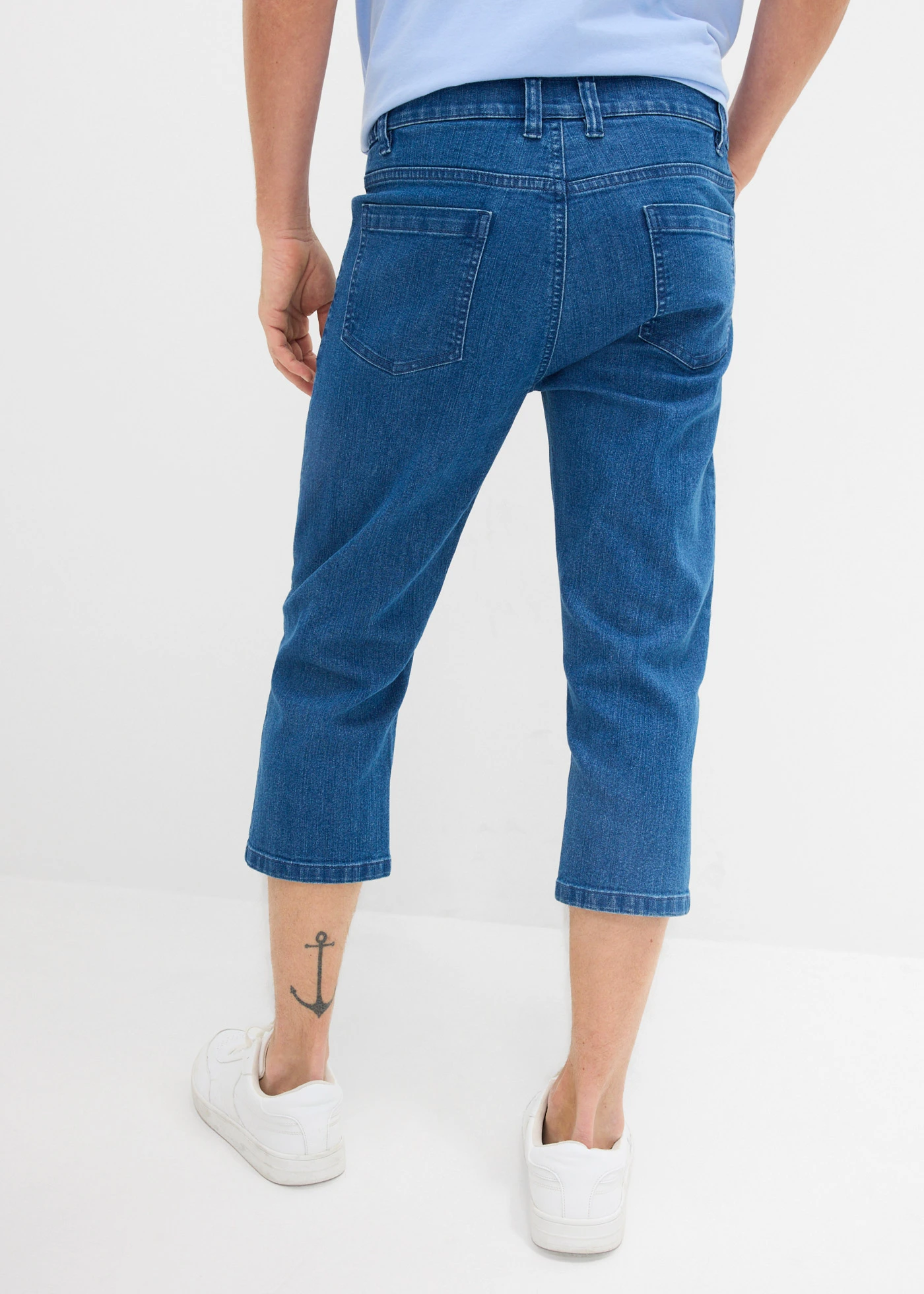 Lekkie jeansy 3/4 z elastyczną wstawką w talii, slim fit • niebieski denim • sklep bonprix