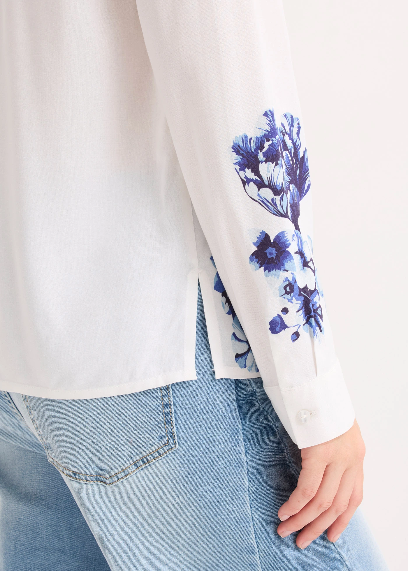 Chemisier en viscose fluide • blanc-bleu floral • Boutique bonprix