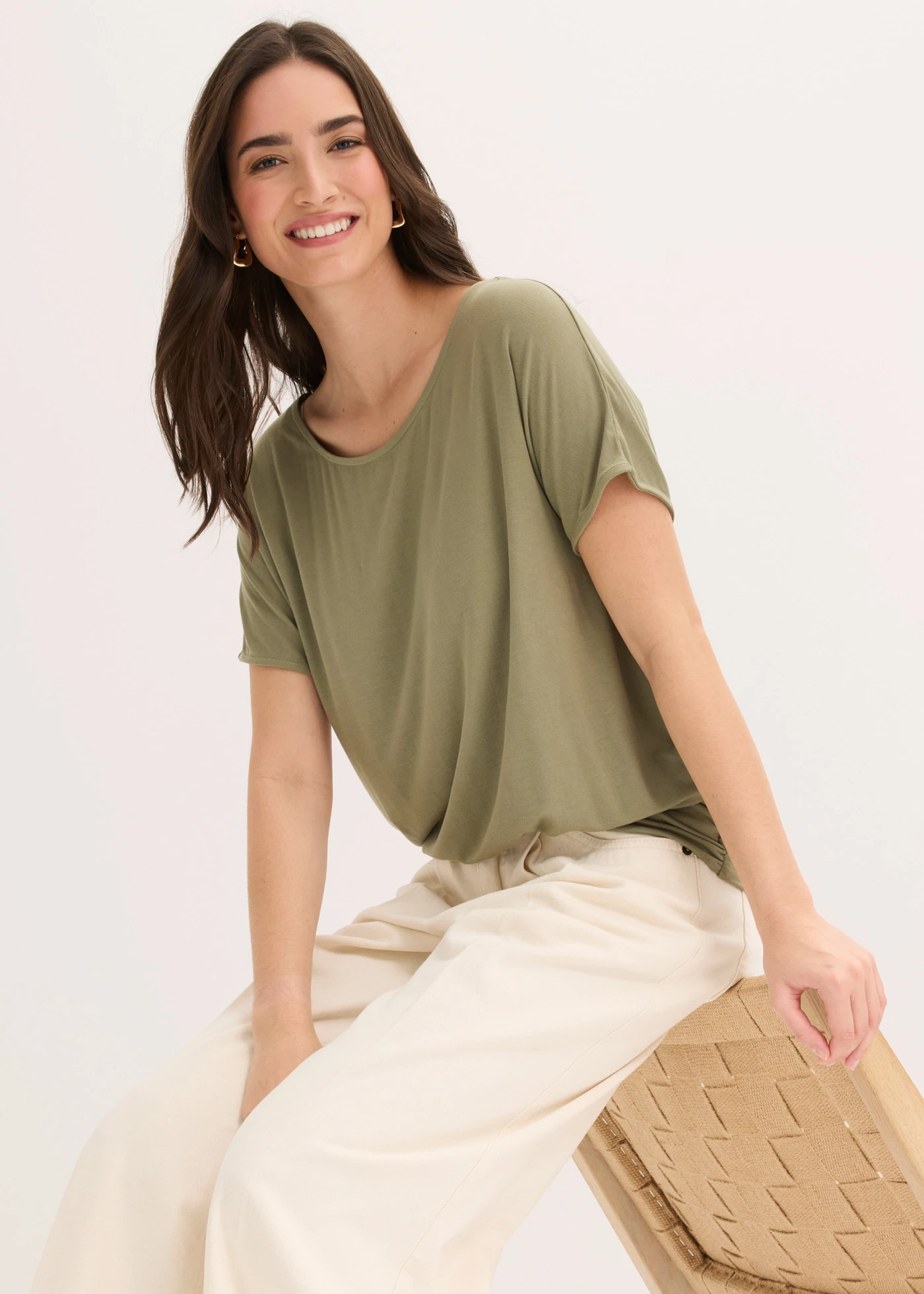 Shirt in een zachte viscosemix • olijfgroen • bonprix online shop