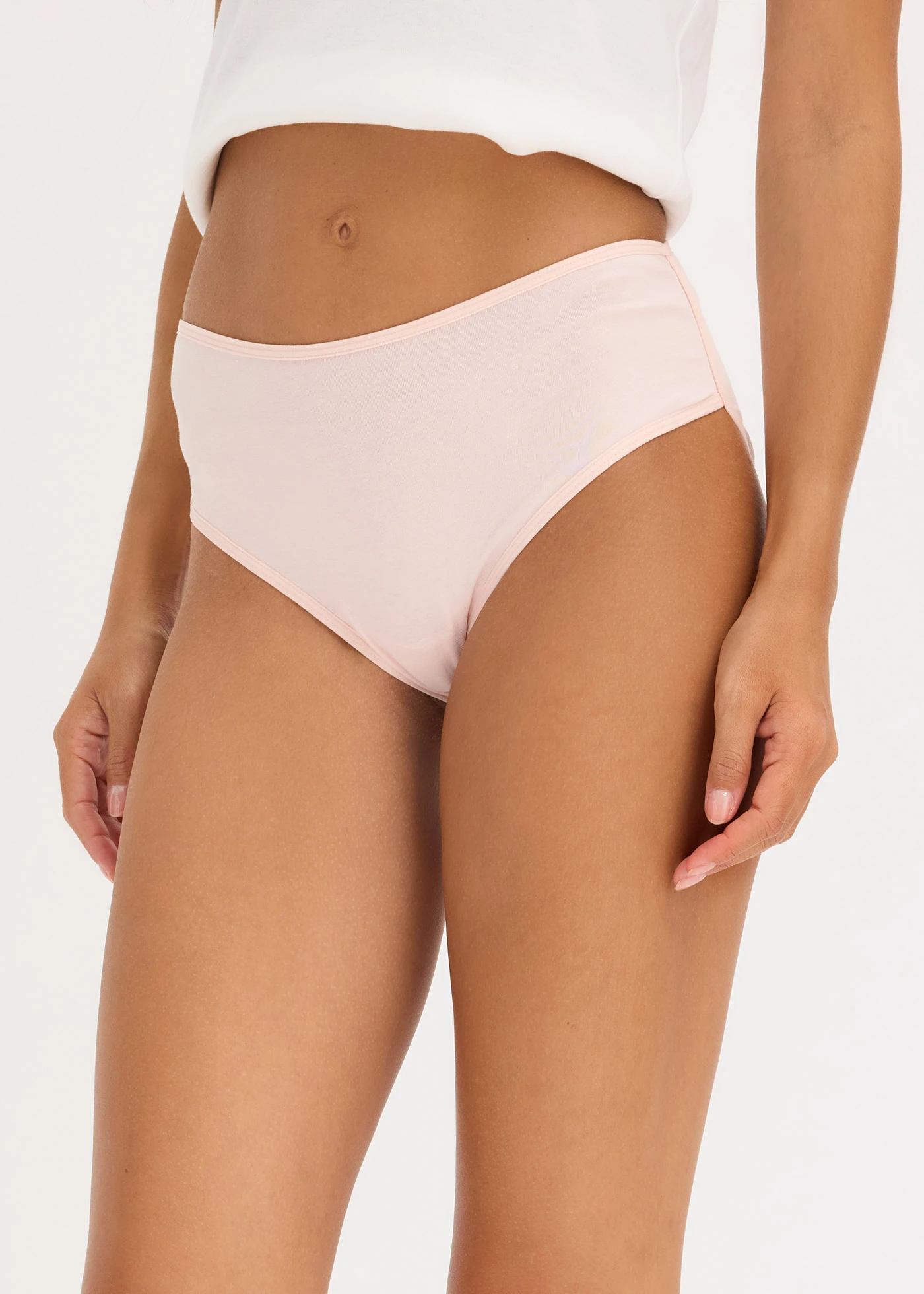 Figi maxi panty z miękkiej bawełny (4 pary) • czarny+kremowy jasnoróżowy • sklep bonprix