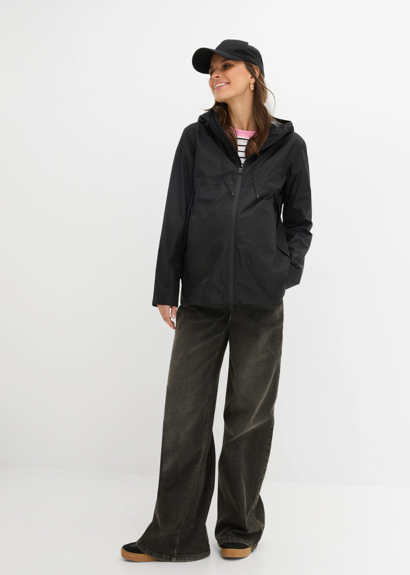 Ultra könnyed szél- és vízálló kismama kabát baba-betéttel • fekete • bonprix áruház