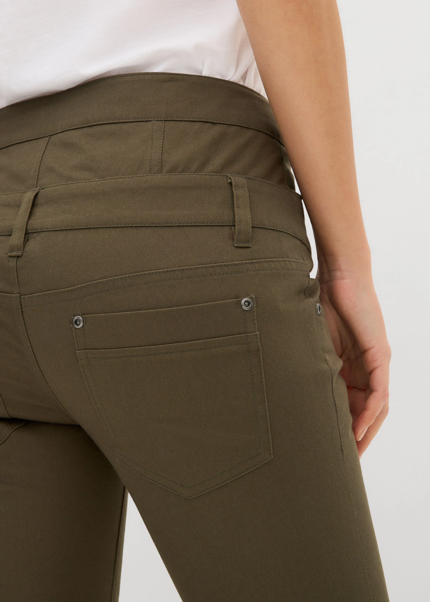Pantaloni twill cu stretch • oliv închis • magazin bonprix