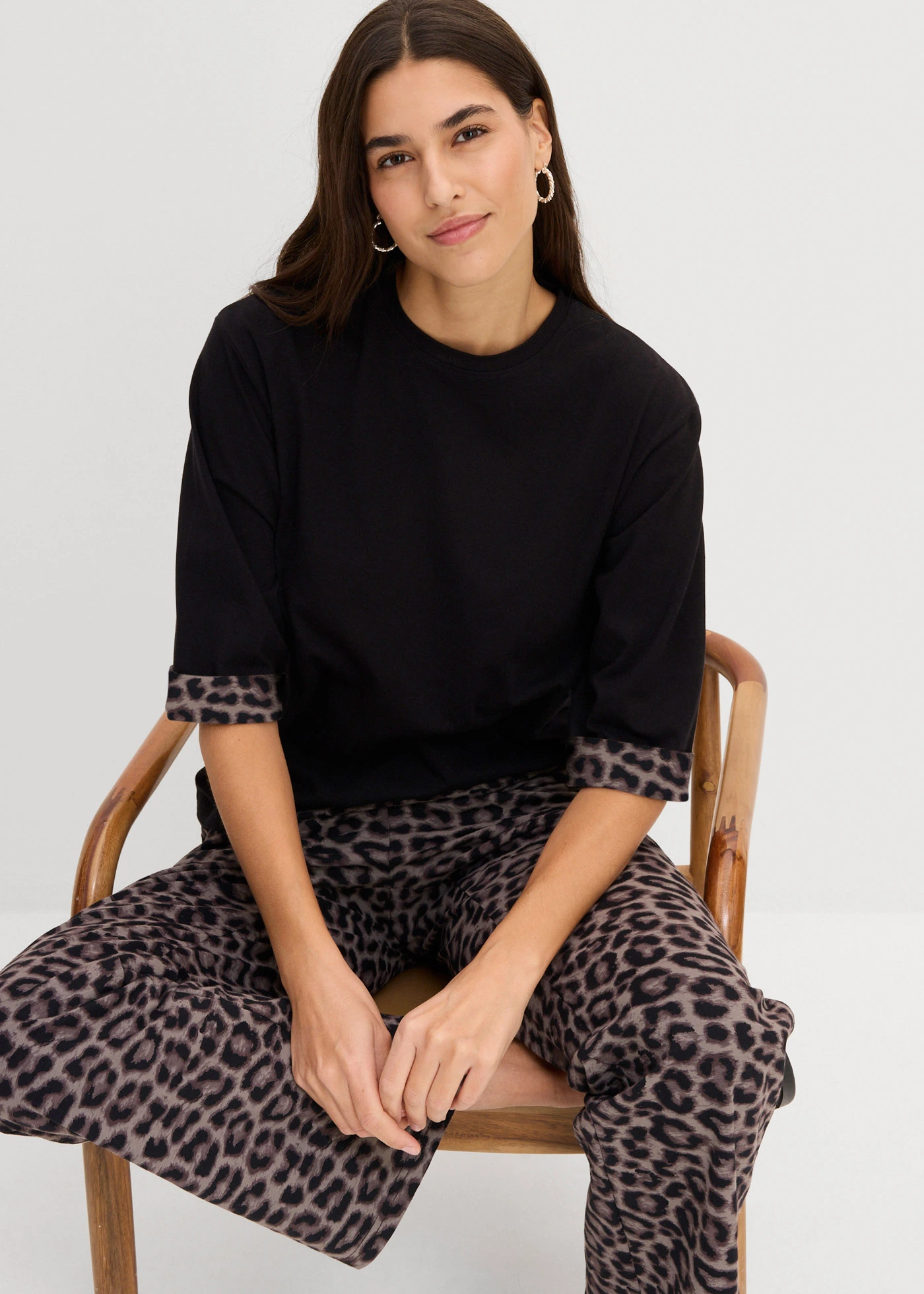 Sweater van katoenmix met luipaarddetail • zwart-donkerbruin-middenbruin-natuursteen luipaard • bonprix online shop