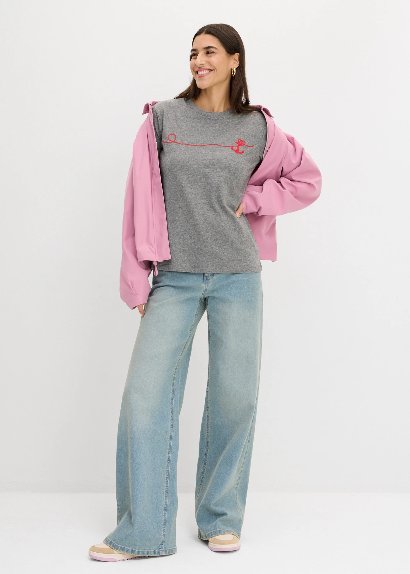 Tricou brodat • gri melanj-roșu • magazin bonprix