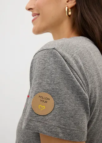 T-shirt brodé • gris chiné/rouge • Boutique bonprix