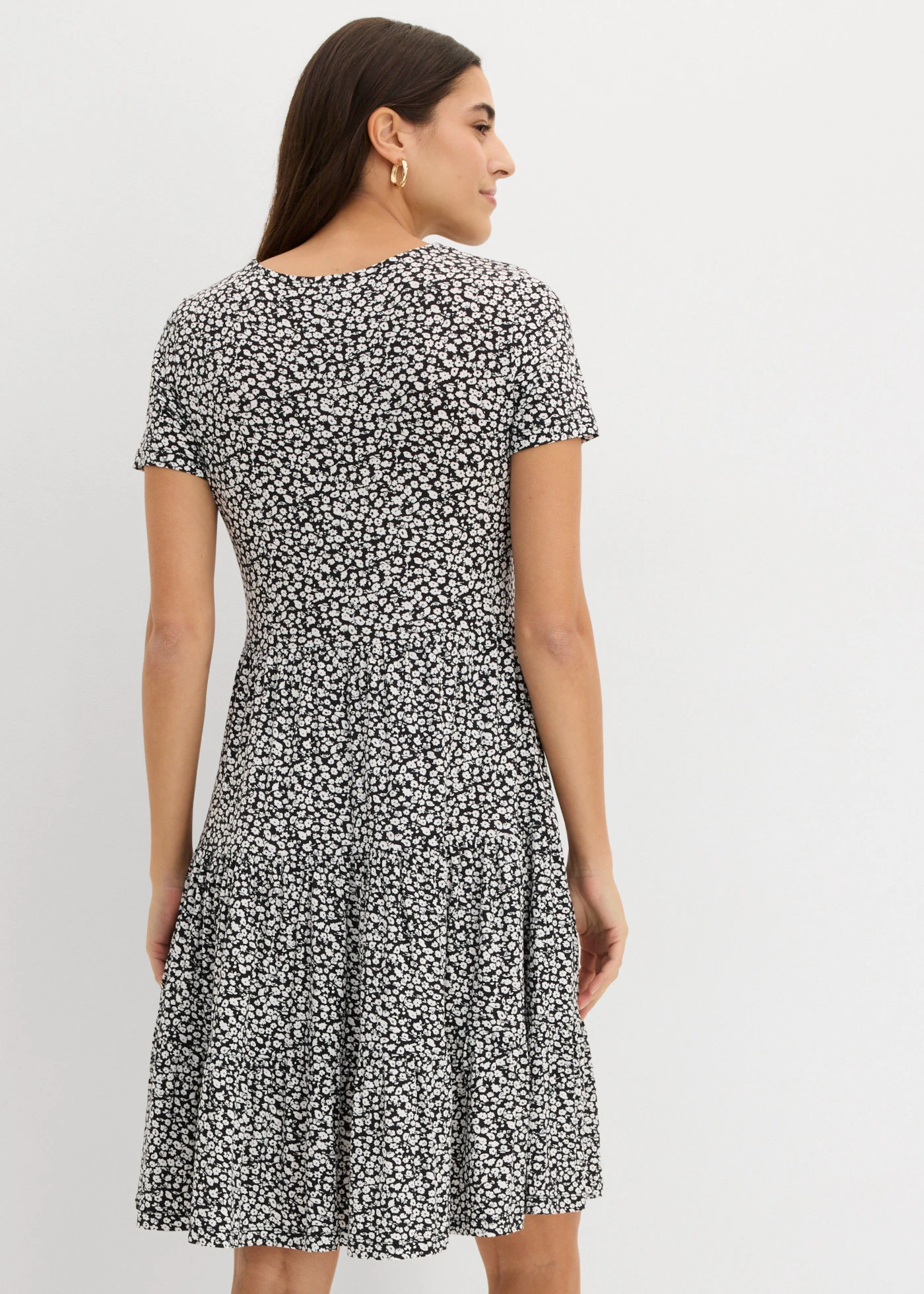 Rochie din jerse din amestec cu viscoză • negru/ecru • magazin bonprix