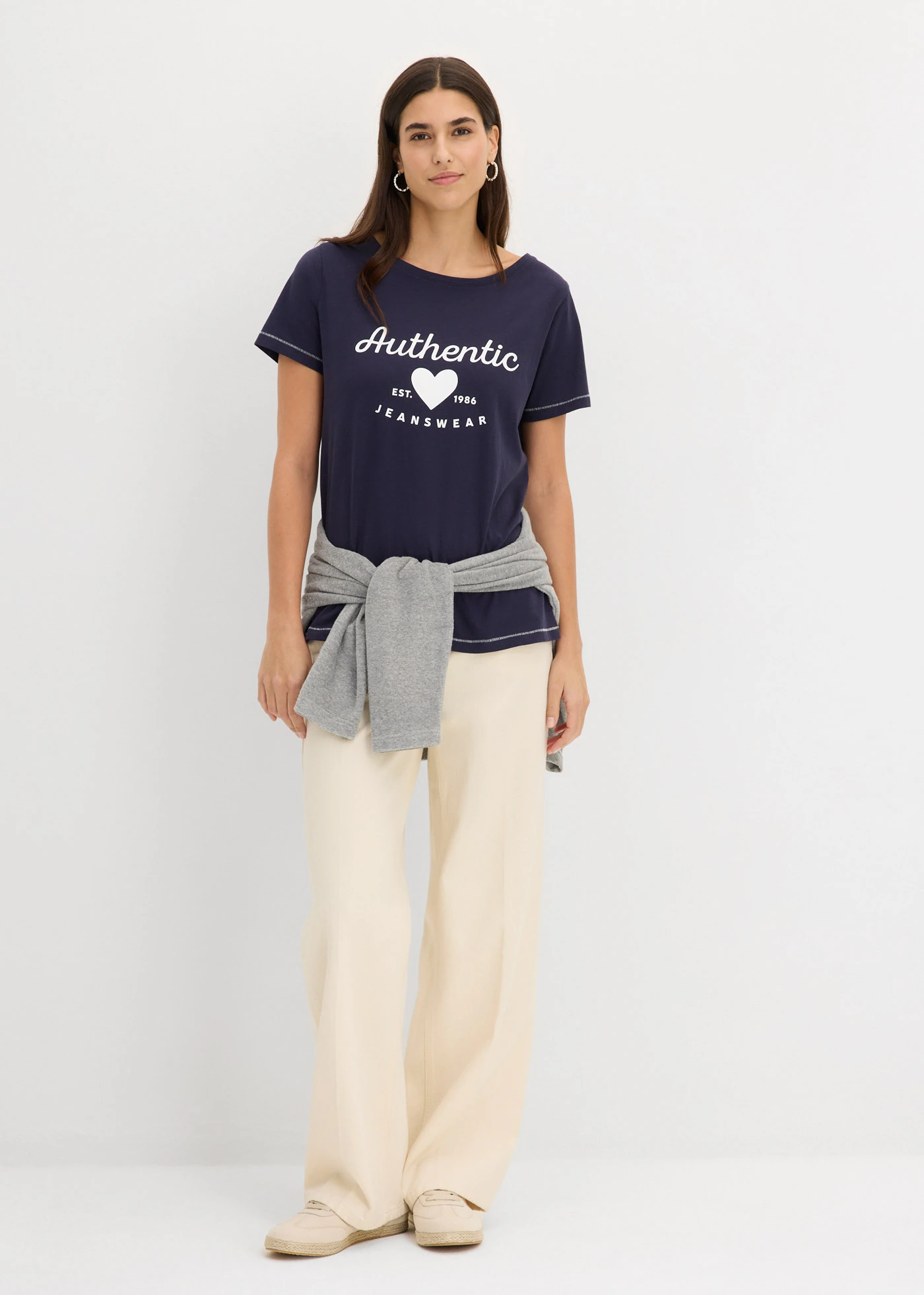 Tricou • bleumarin cu imprimeu • magazin bonprix