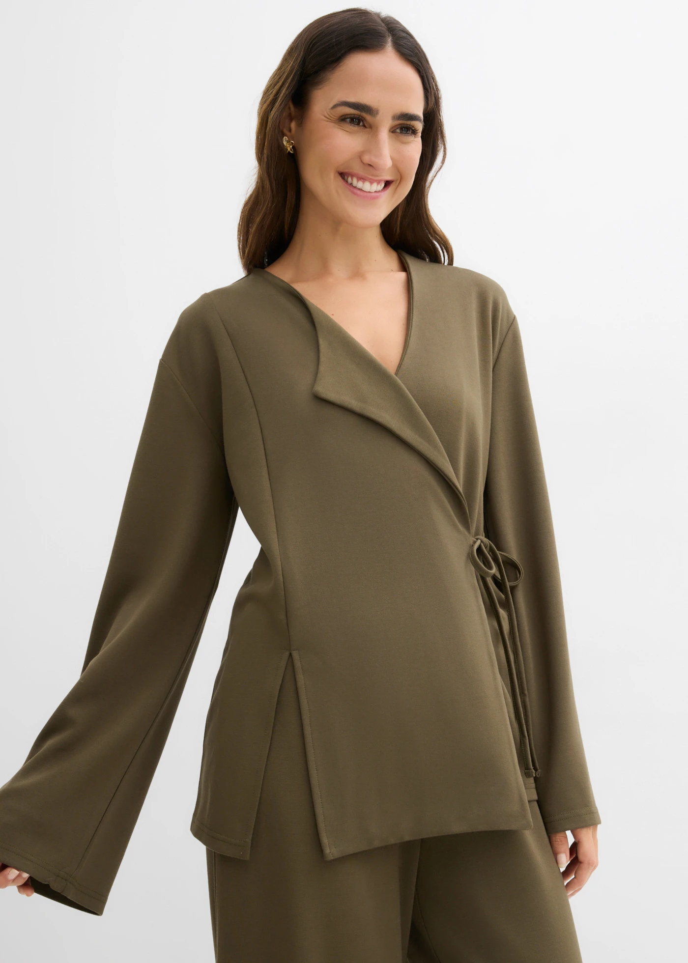 Bluză din tricot cu cordon, din material cu viscoză • oliv închis • magazin bonprix