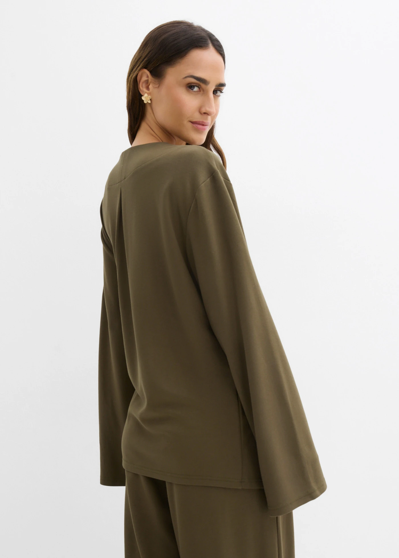 Bluză din tricot cu cordon, din material cu viscoză • oliv închis • magazin bonprix