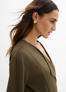 Chemisier en jersey à nouer sur le côté • olive foncé • Boutique bonprix