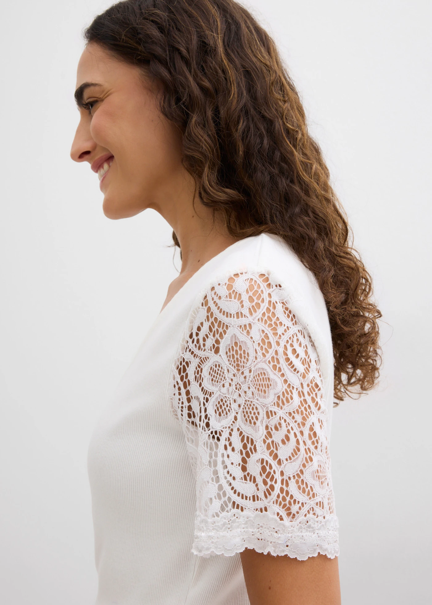 T-shirt en coton côtelé • ecru • Boutique bonprix