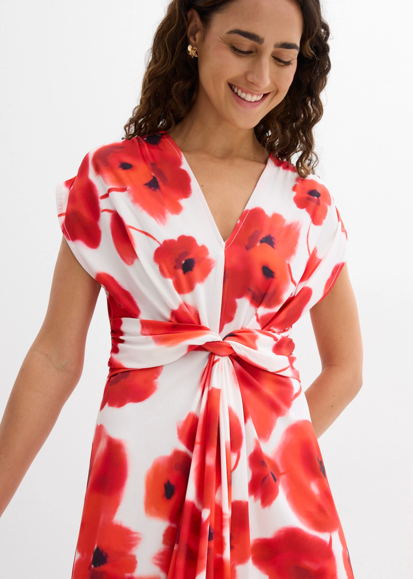 Rochie din jerse • crem-roșu-căpșună floral • magazin bonprix