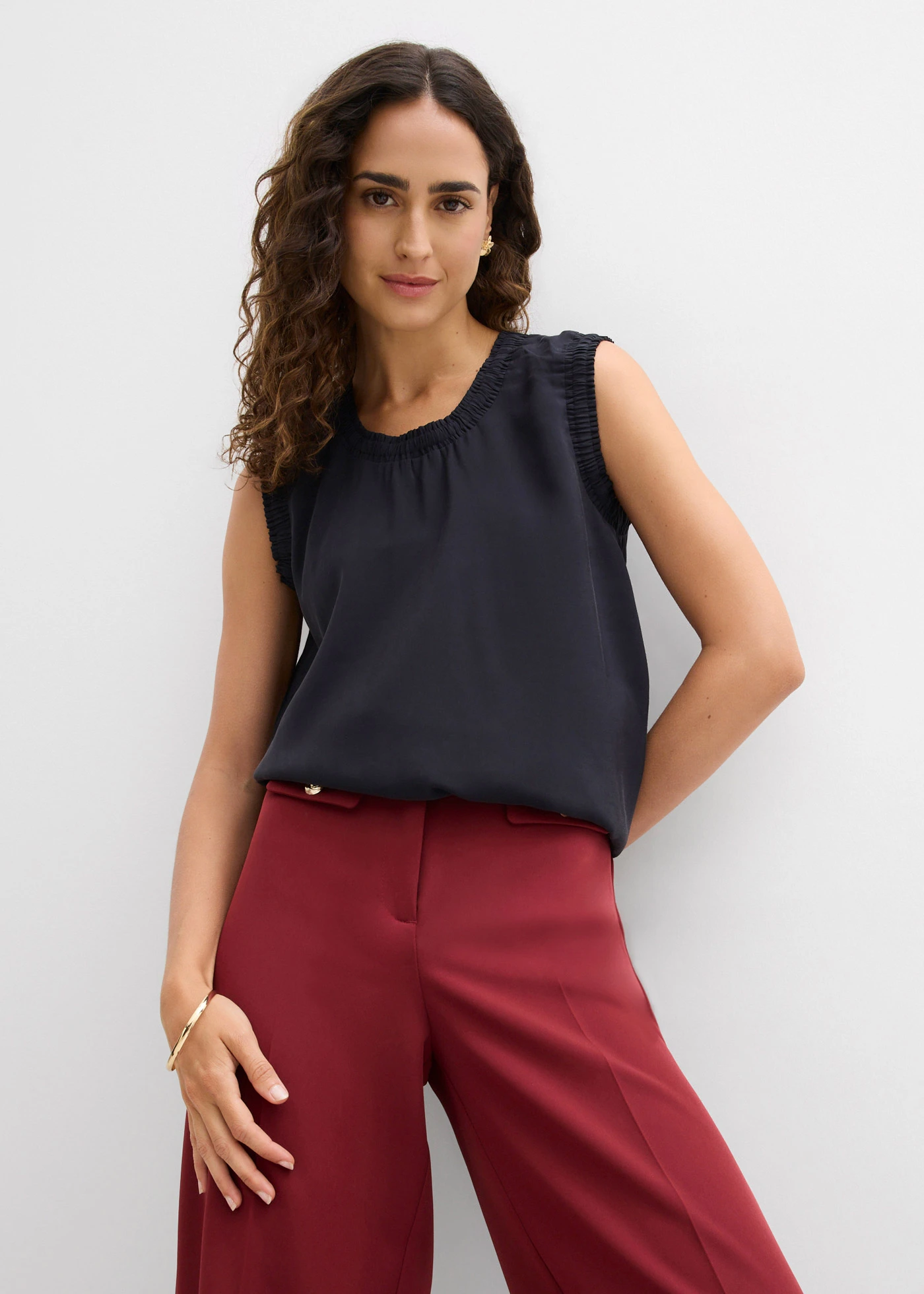 Top sans manches en viscose mélangée • noir • Boutique bonprix