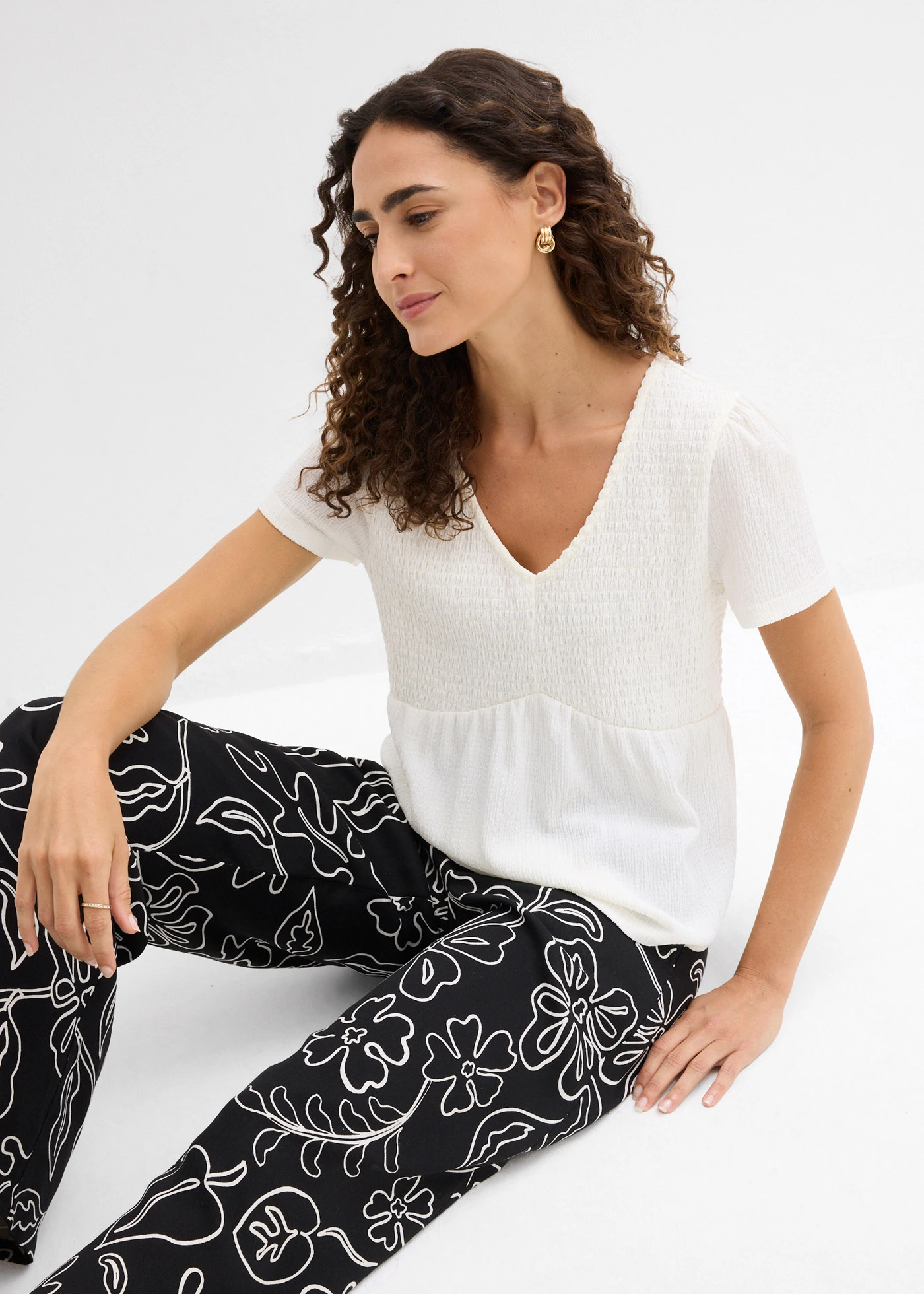 Shirt van gestructureerde crêpe • wolwit • bonprix online shop